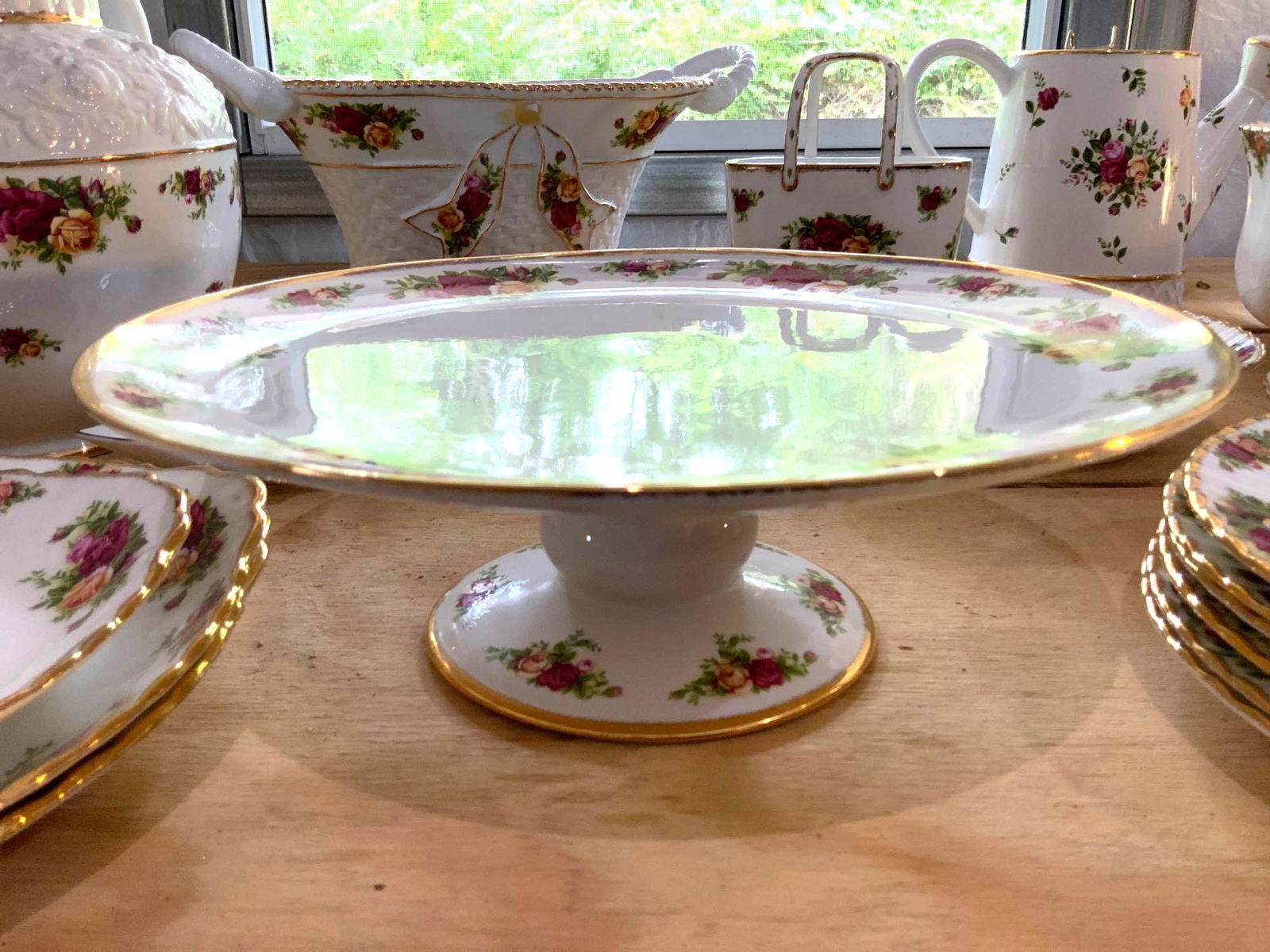 Royal Albert cake plate on stand (1 of 2)