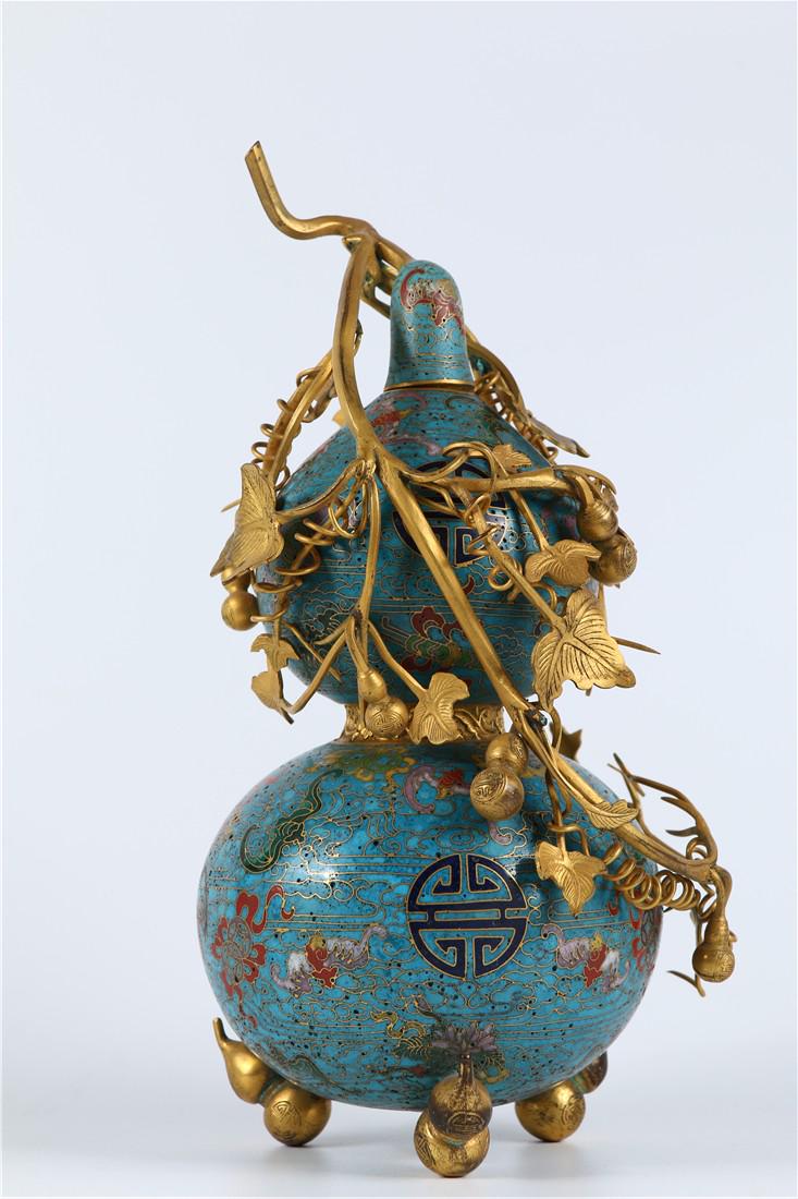 A CLOISONNE ENAMEL GOURD SHAPED BOTTLE (1 of 9)