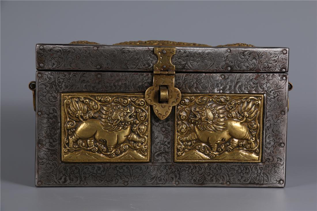 A GILT BRONZE STORAGE BOX FOR LECTIONS (1 of 9)