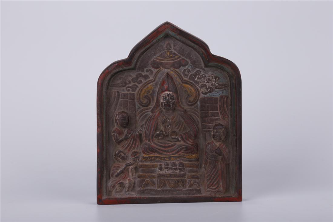 A BLACK STONE GURU BUDDHA STATUE: Black Stone Guru Buddha Statue with Colorful Painting, Ming Dyn. Height: 15cm, Width: 12cm Weight: 606g