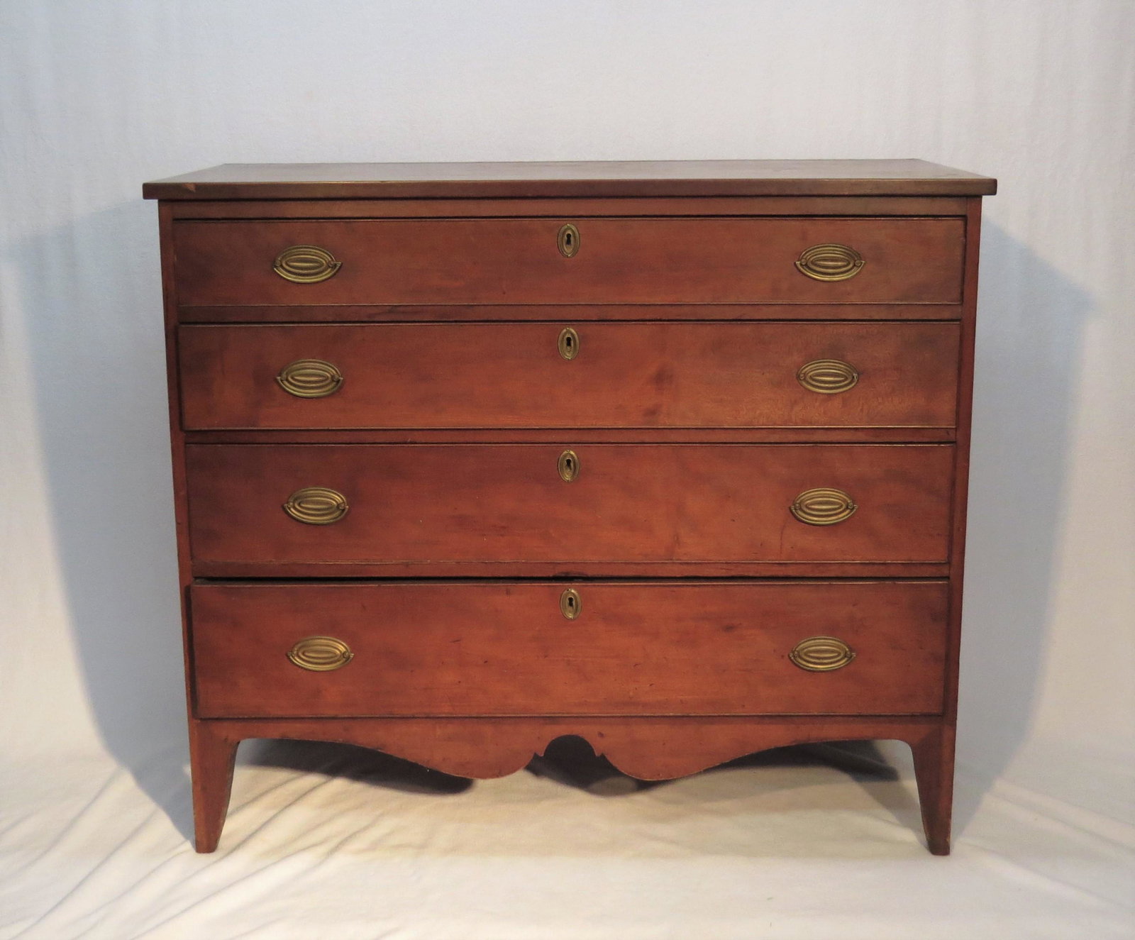 Cherry 4 drawer chest (1 of 5)