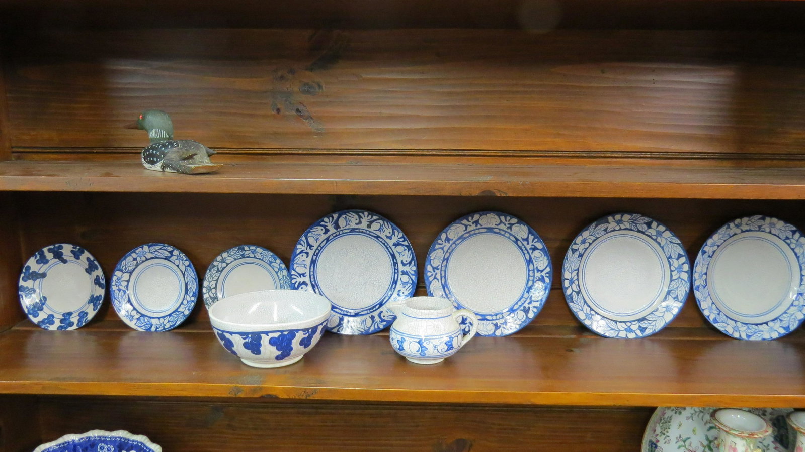 Lot 9 pieces Dedham pottery (1 of 5)