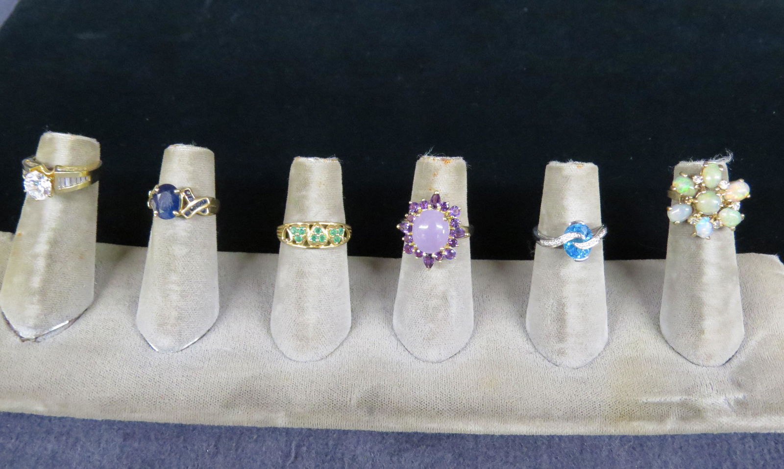 Lot six 14K ladies rings (1 of 7)