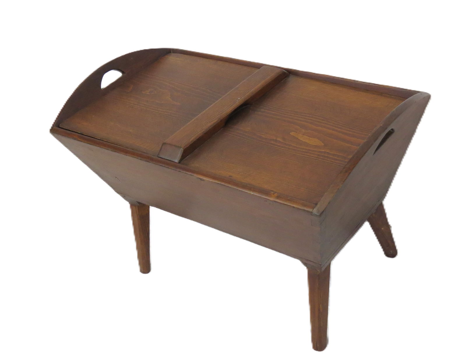 Pine dovetailed dough box with lid (1 of 6)