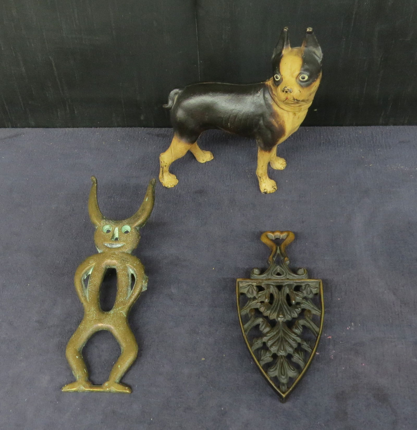 Lot Terrier door stop, boot jack, flatiron (1 of 3)