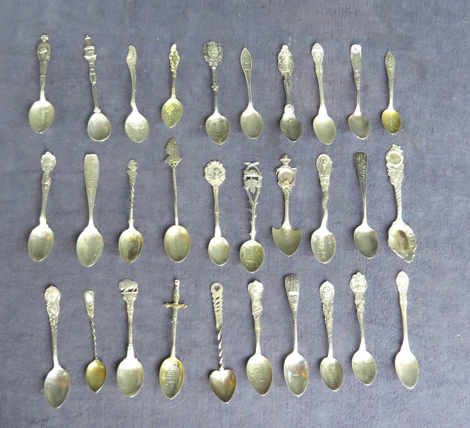 Lot 30 sterling silver demi-tasse souvenir spoons (1 of 7)