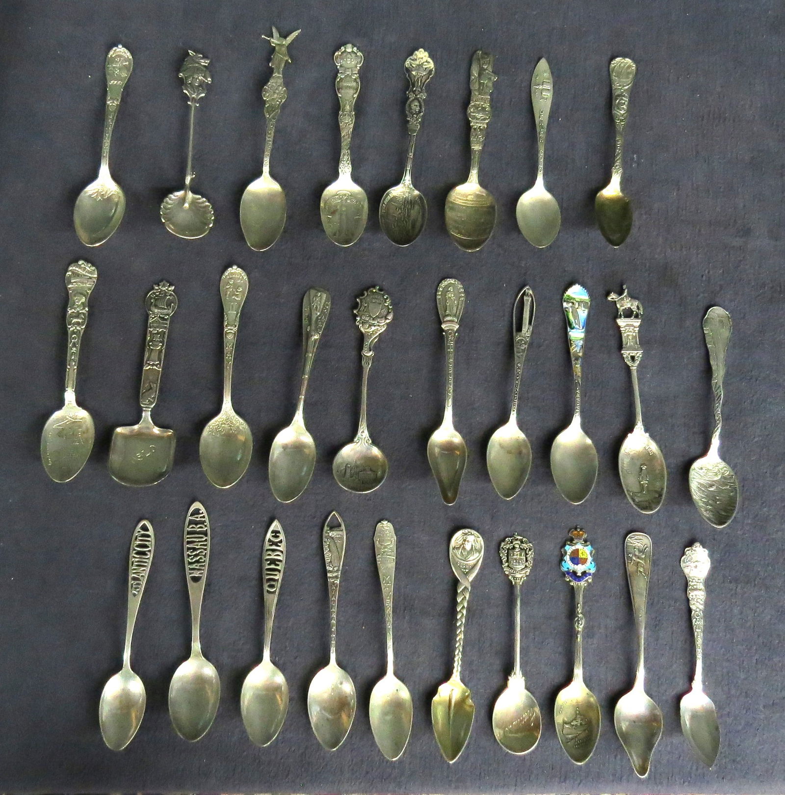 Lot 28 sterling silver souvenir spoons (1 of 7)