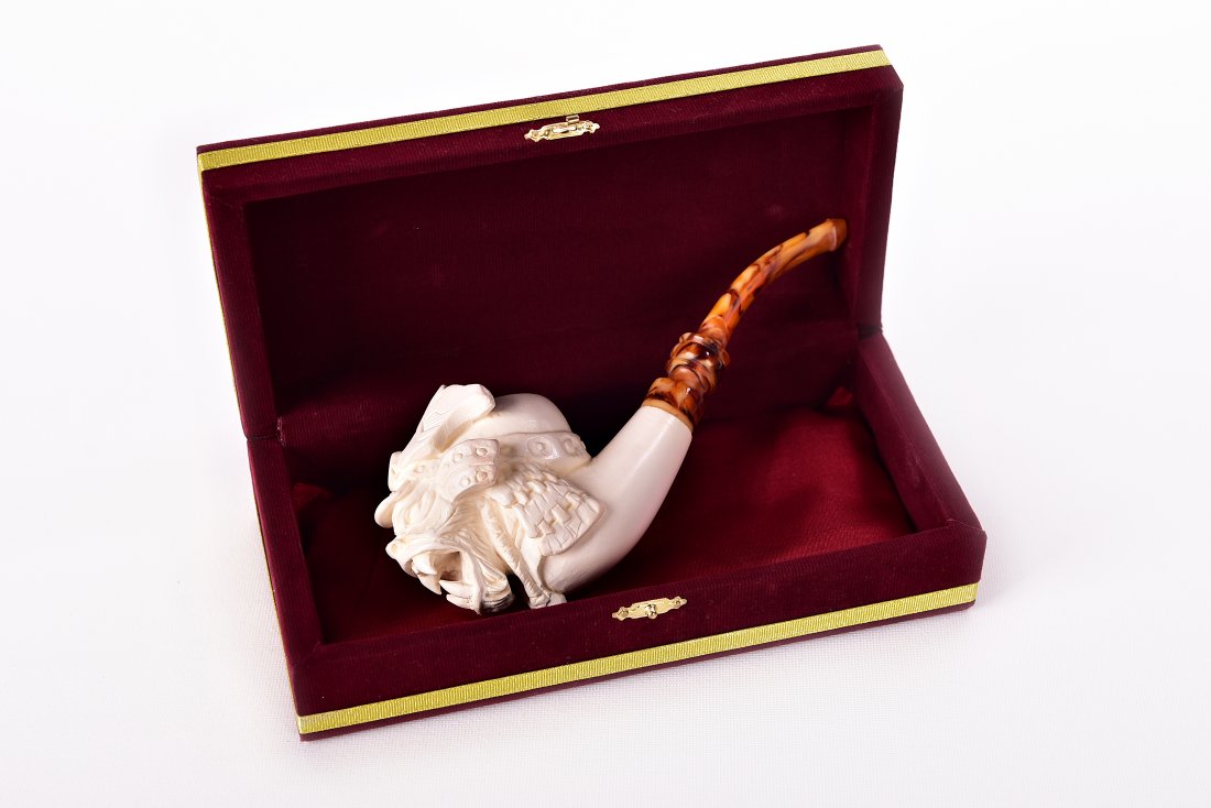 Monkey Meerschaum Pipe: What is meerschaum?Meerschaum is a very rare mineral, a kind of hard white clay. Light and porous structure of the pipe keeps the smoke cool and soft. The pipe itself is a natural filter which absorbs