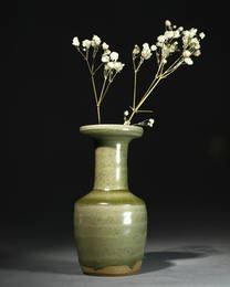 A Longquan kiln vase