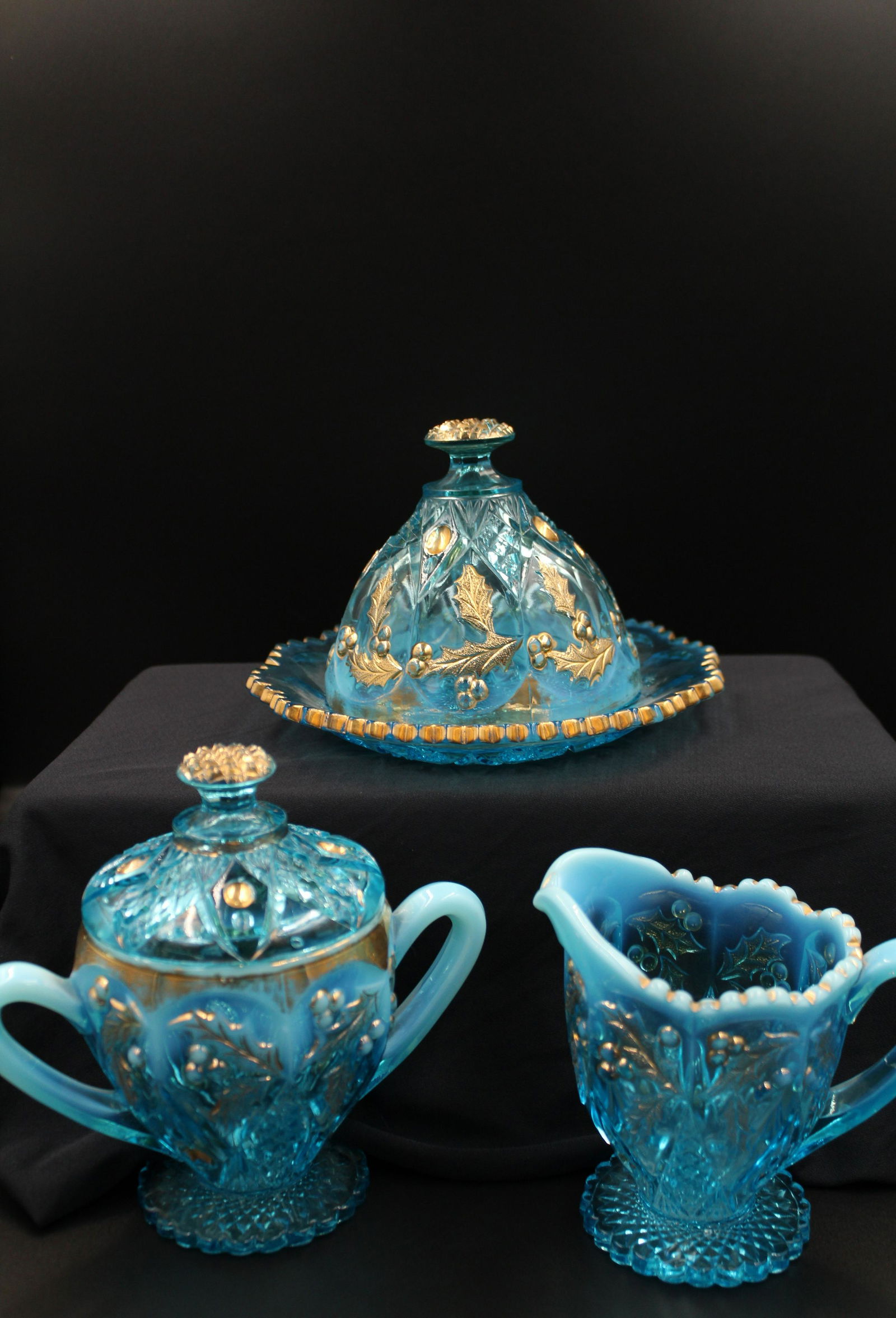 Northwood Holly Blue opalescent Table Set (1 of 4)