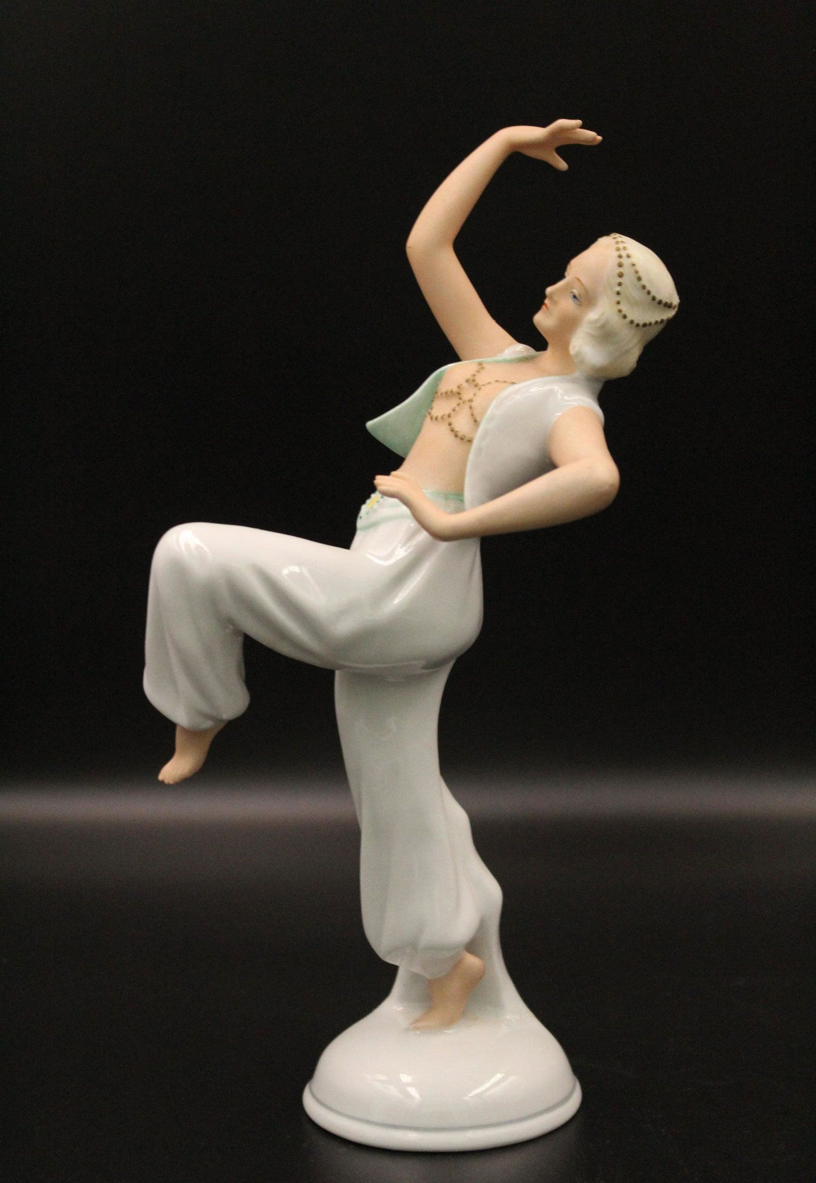 Schau Bach Kunst German Porcelain Dancer figurine (1 of 5)