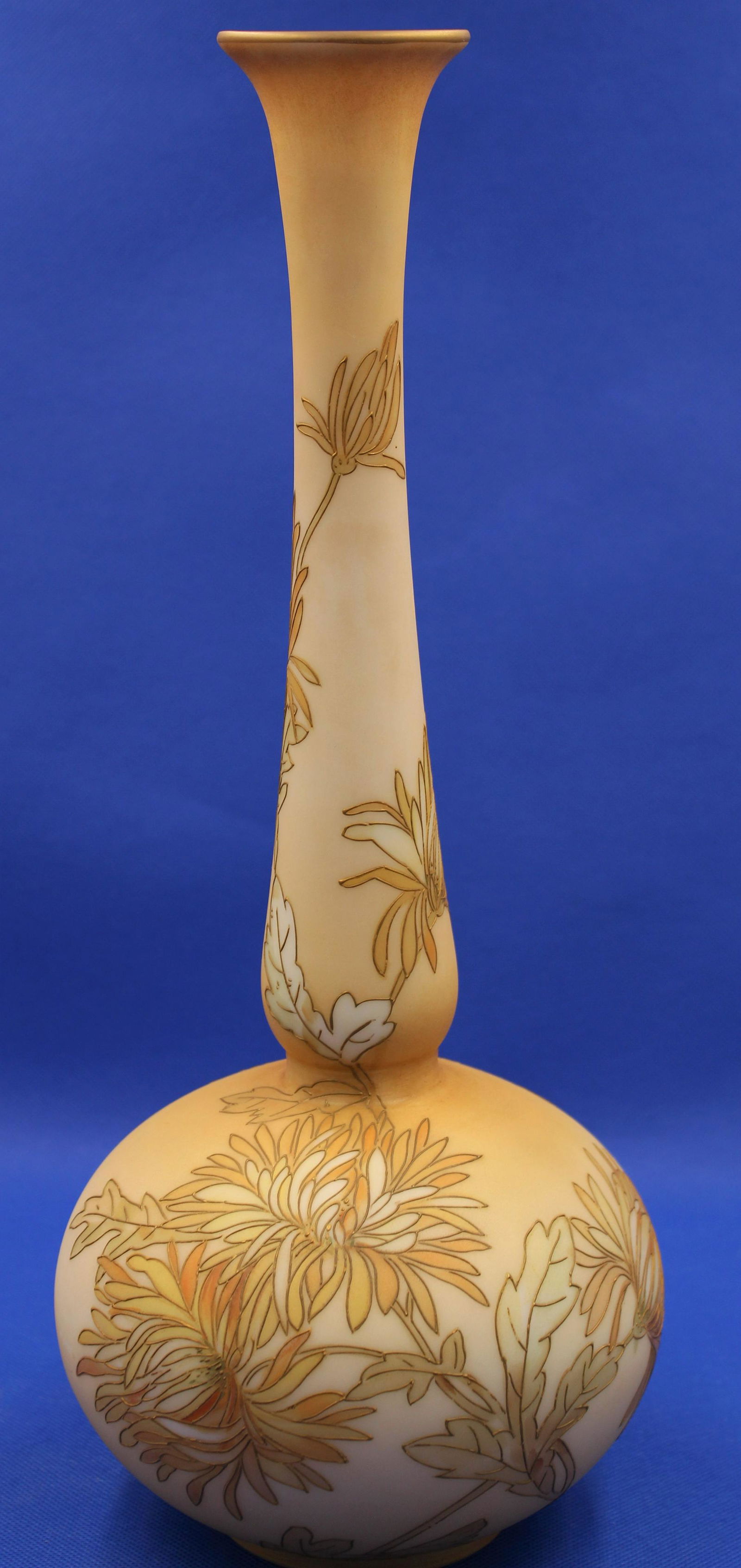 Mt. Washington Glass 15" Crown Milano Vase (1 of 3)