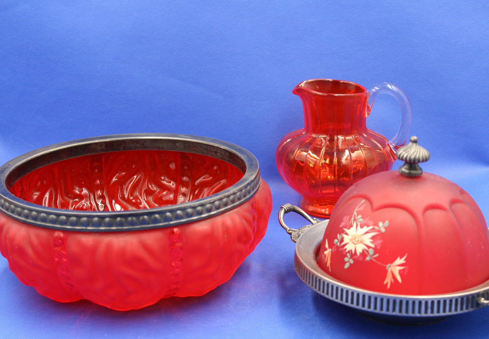 3pc. Lot Fostoria Consolidate Pigeon Blood glass (1 of 4)