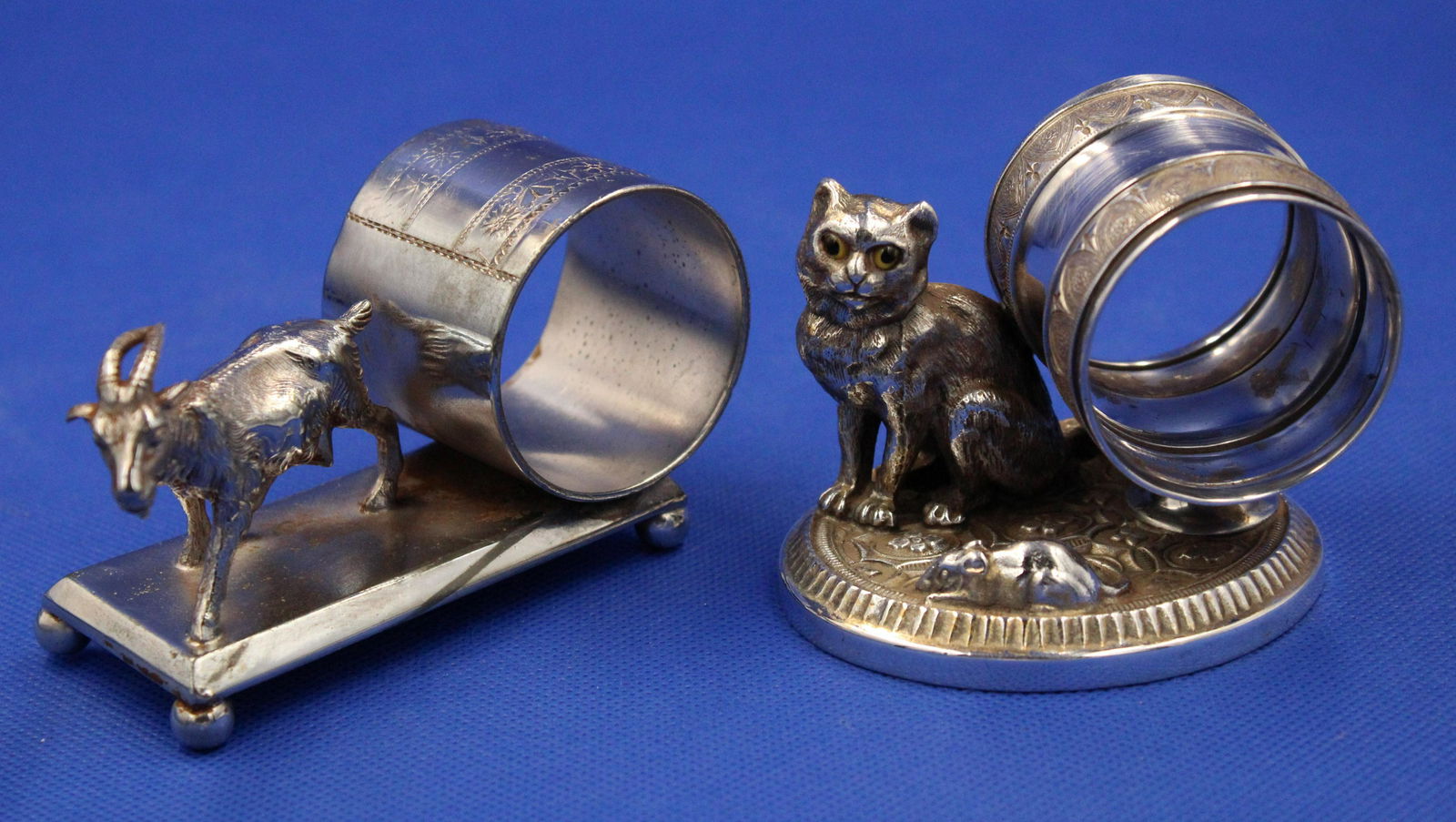 Pair of Rogers Victorian Silverplate Napkin Rings (1 of 4)