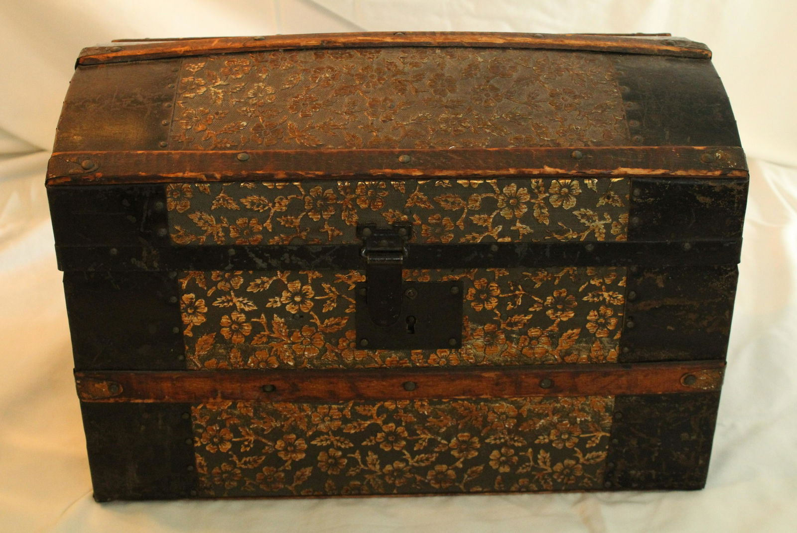 Victorian Antique Child's Toy Doll Chest (1 of 7)