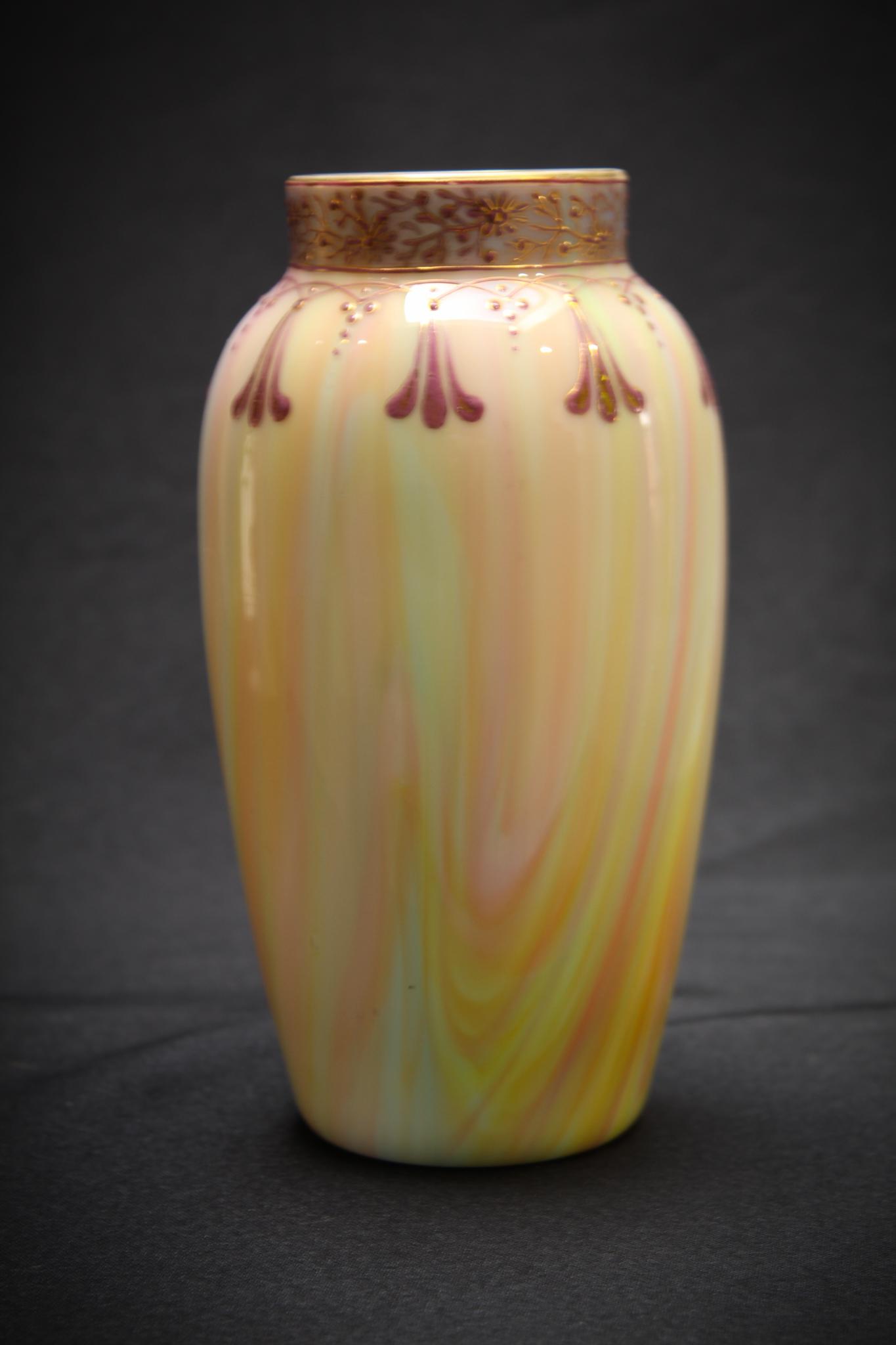Loetz Pastel Rainbow Marmoriertes Vase: A stunning Loetz Pastel Rainbow Vase Marmoriertes Vase. Beautiful pastel rainbow vase. Measures: 7 1/4"tall, 3 1/2" wide. Condition: Excellent.