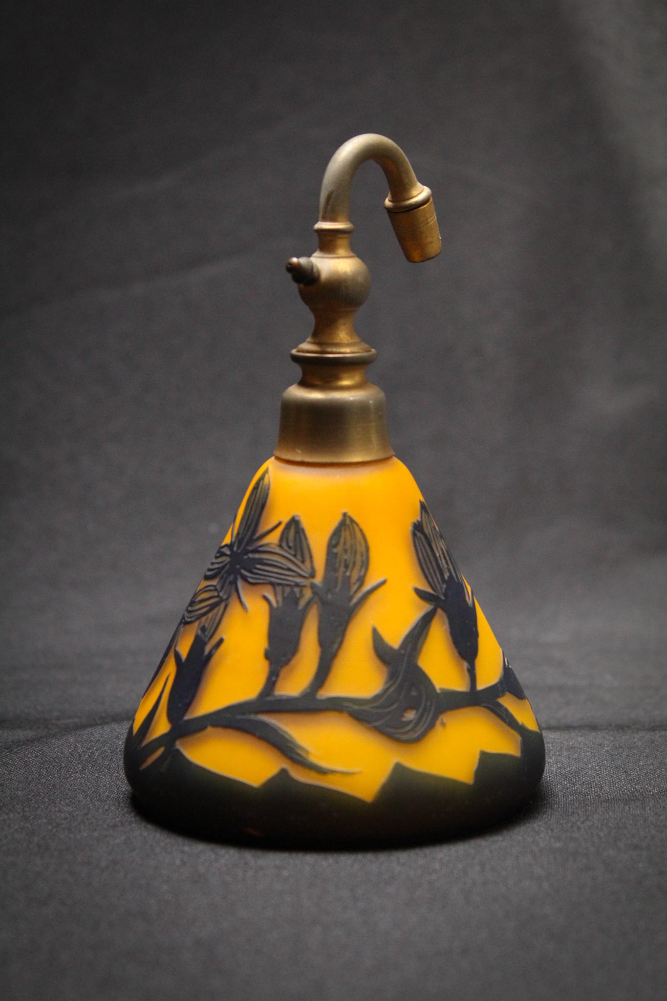 Loetz Richard Cameo Glass Perfume Atomizer: A signed Loetz Richard Cameo Glass Perfume Atomizer. Measures:5 1/4" tall, 3 1/2" wide. Condition: Glass Excellent, Missing hardware