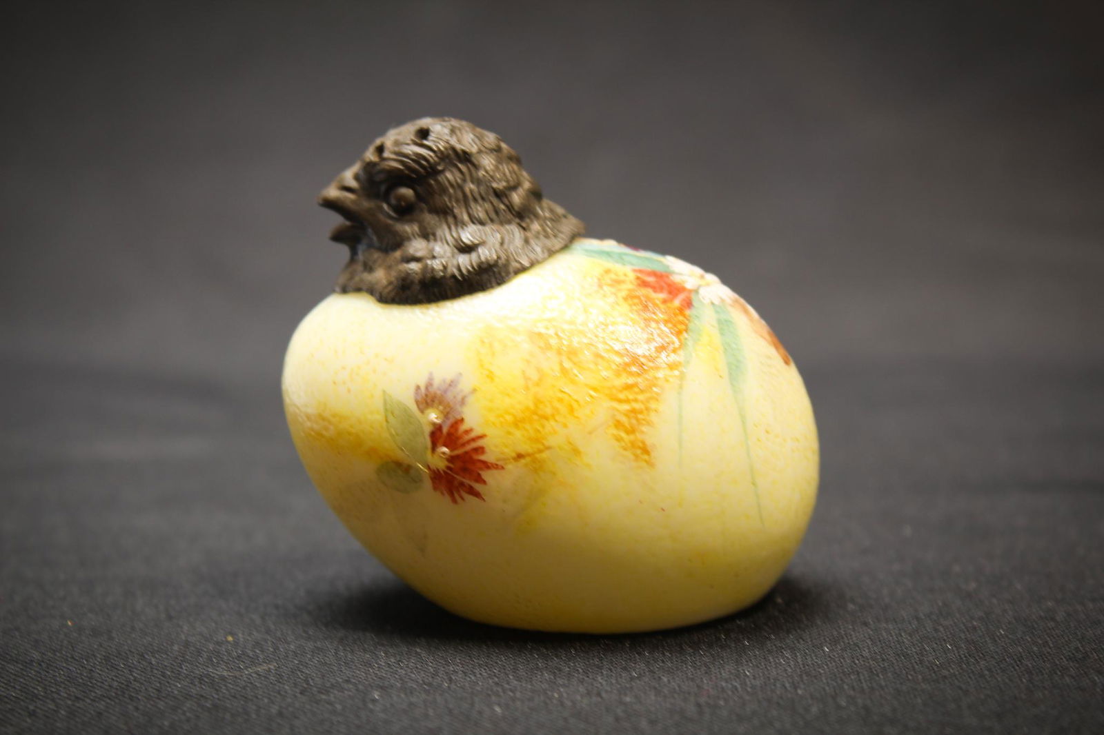 Mt. Washington Glass Chick Head Salt Shaker (1 of 4)