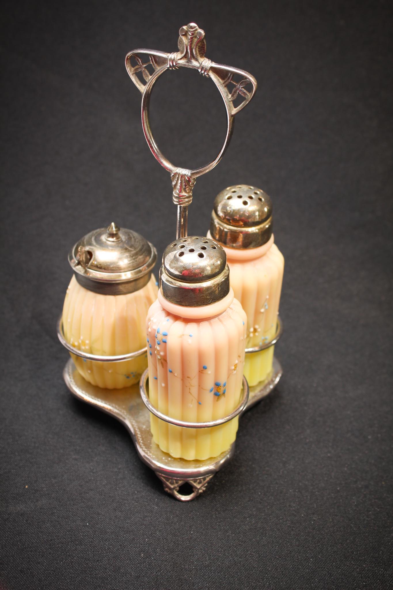 Mt. Washington Burmese Glass Shaker Pairpoint (1 of 3)