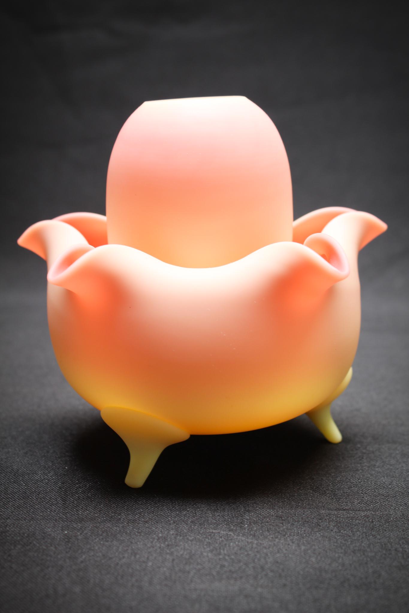 Webb Burmese Footed Victorian fairy Lamp (1 of 4)