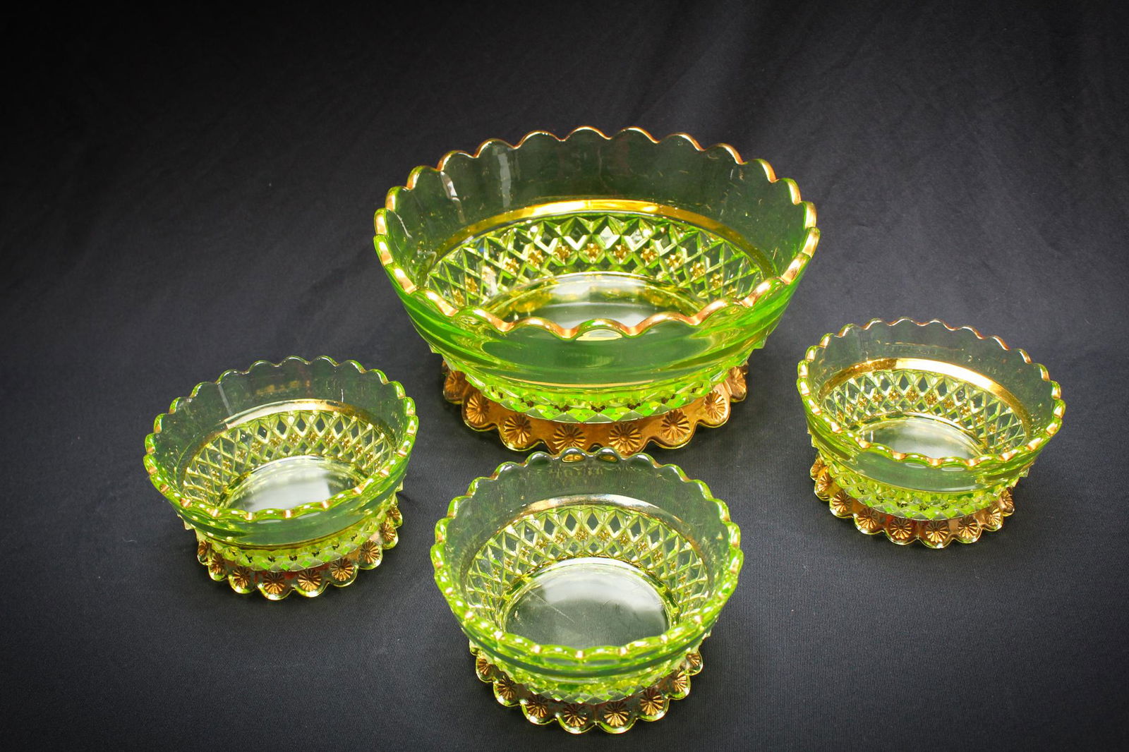 Riverside glass Vaseline Petticoat Berry set (1 of 6)