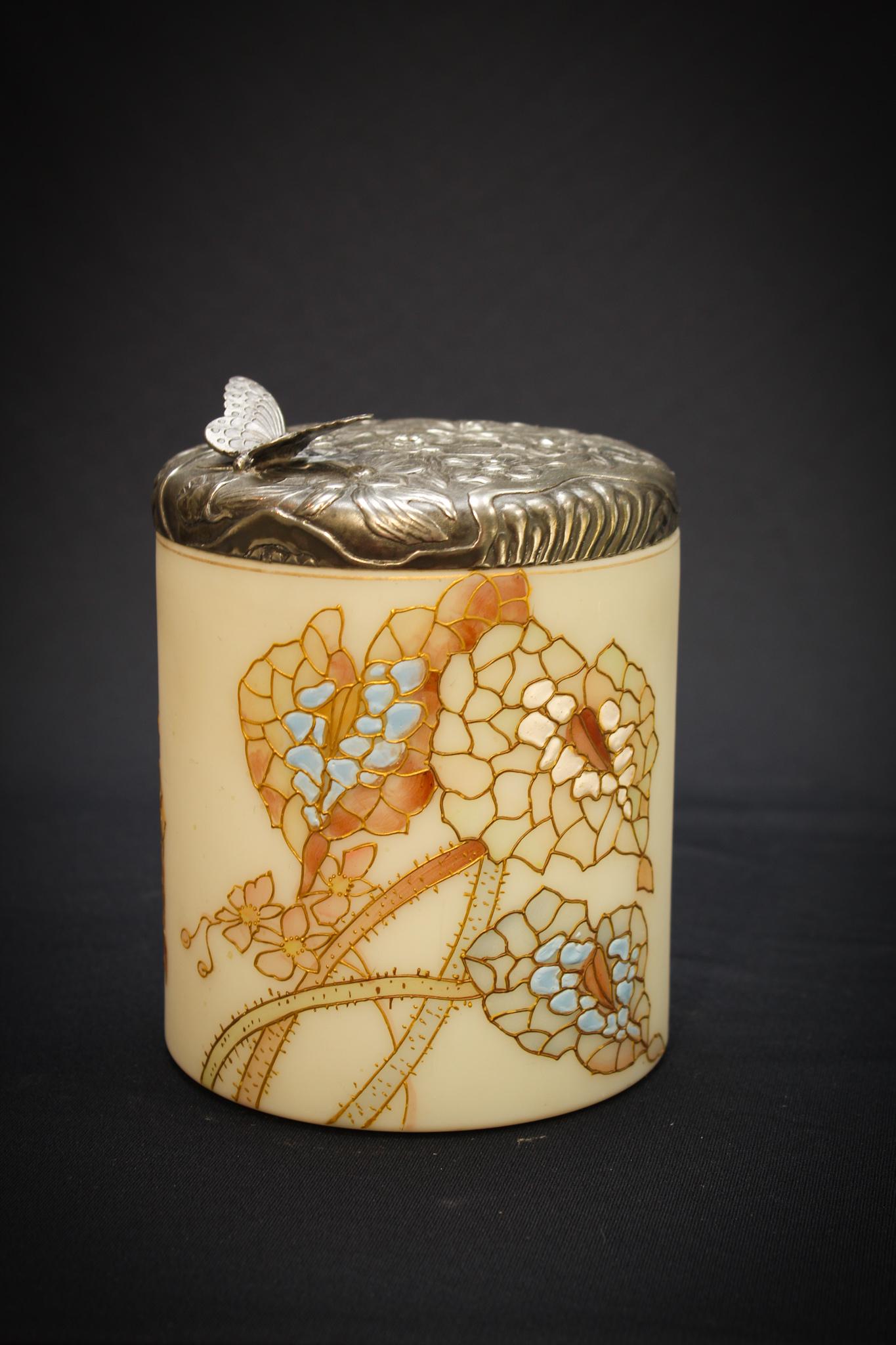 Mt. Washington Glass Crown Milano Humidor (1 of 6)