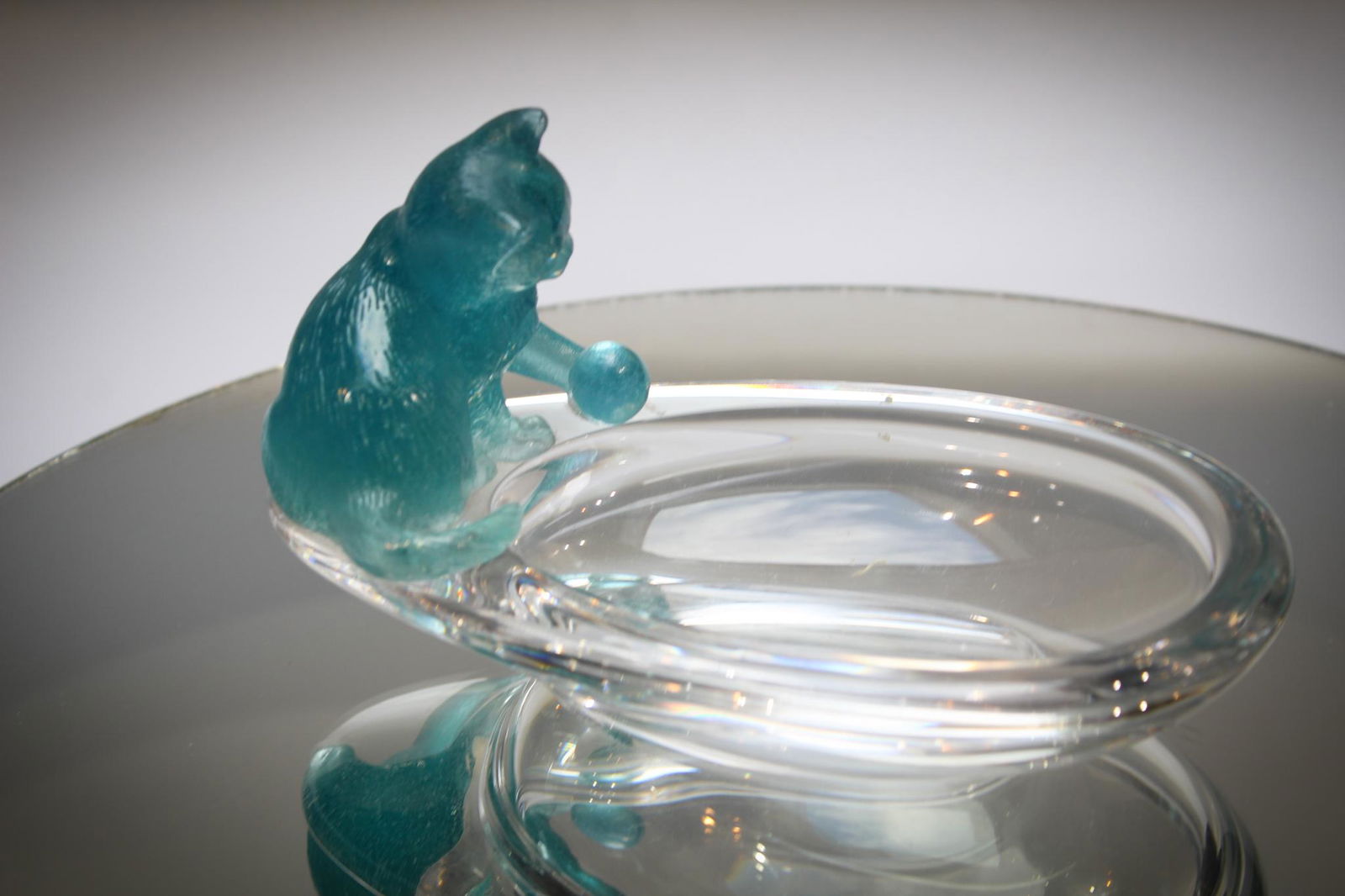 Daum France Pate de Verre Cat w/ Yarn ball (1 of 7)