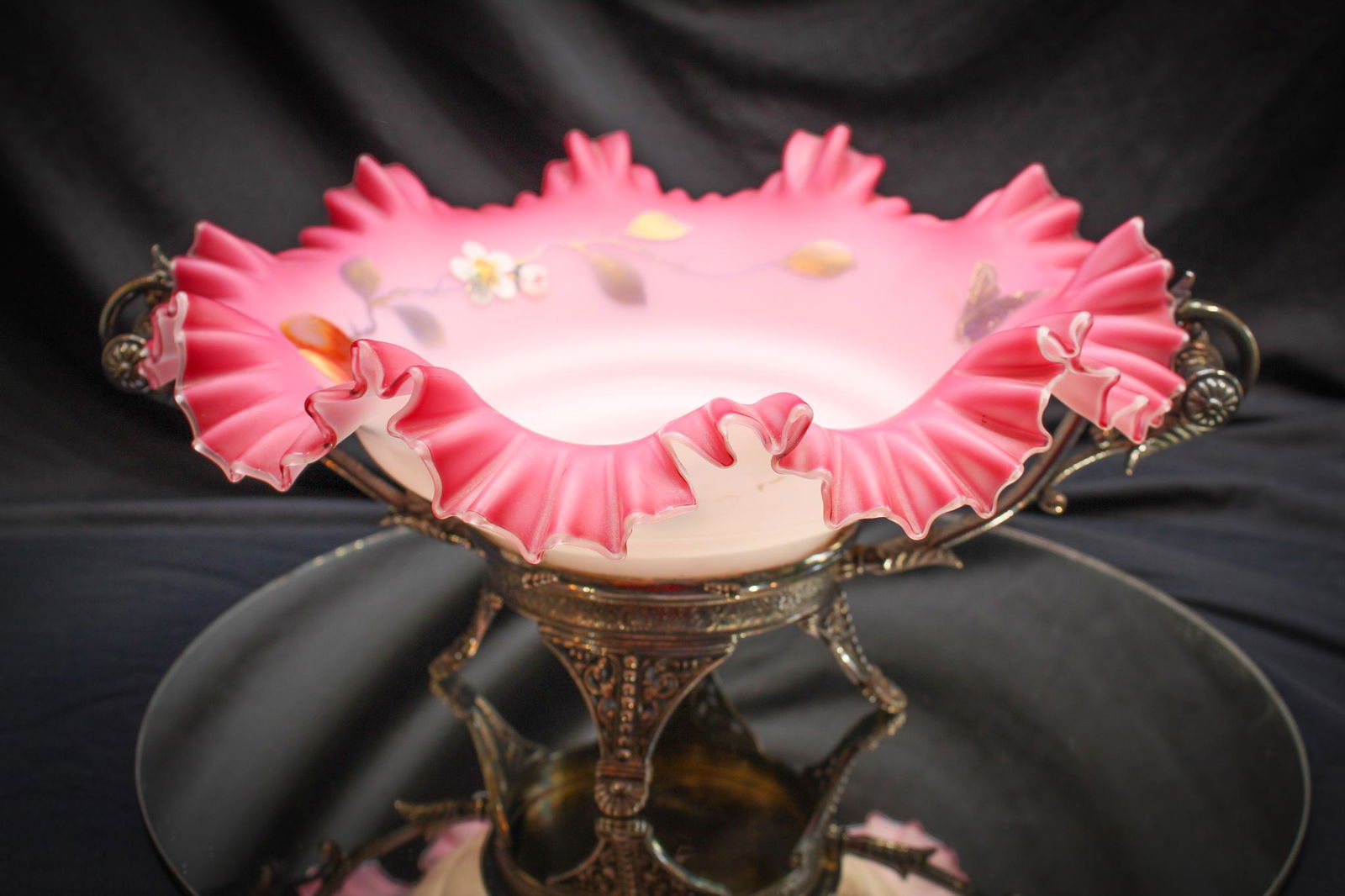 Butterfly dÃ©cor Tufts Silverplate Brides Bowl (1 of 10)