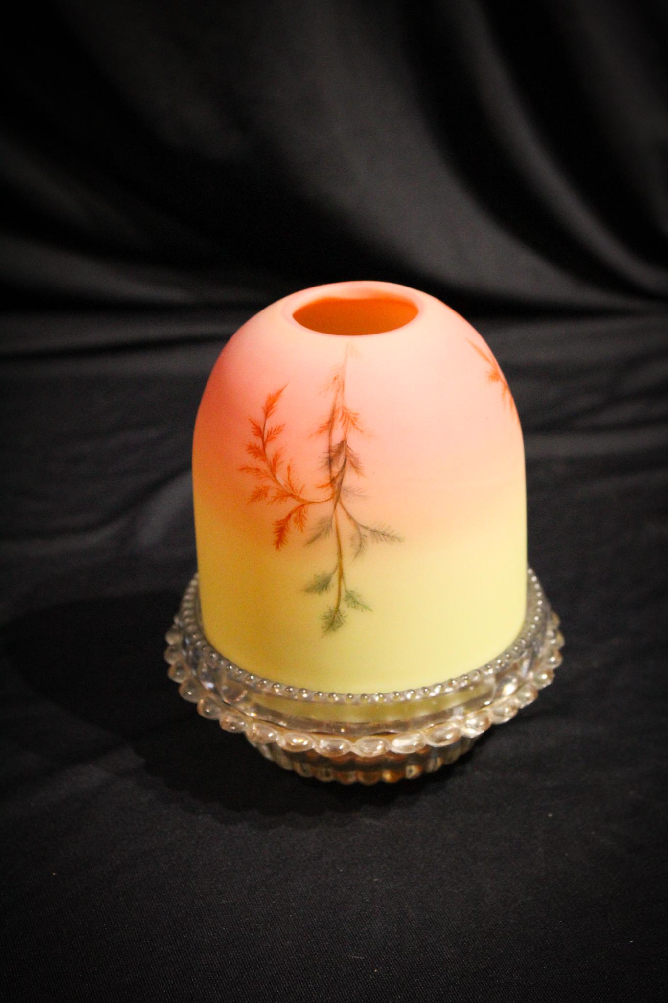 Unusual dÃ©cor Mt. Washington Burmese Fairy Lamp (1 of 7)