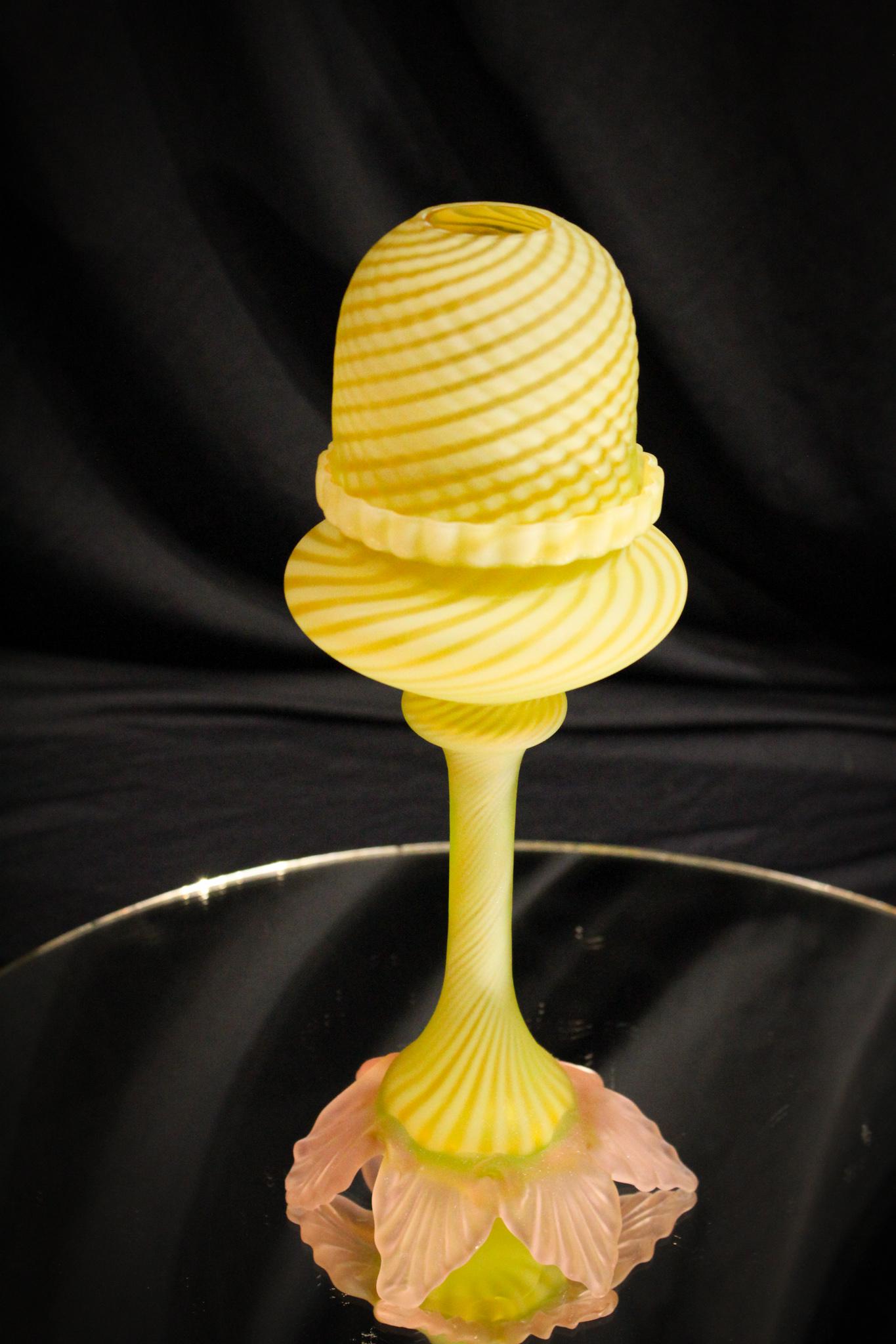 Franz Welz 3 pc Victorian Uranium Fairy Lamp (1 of 8)