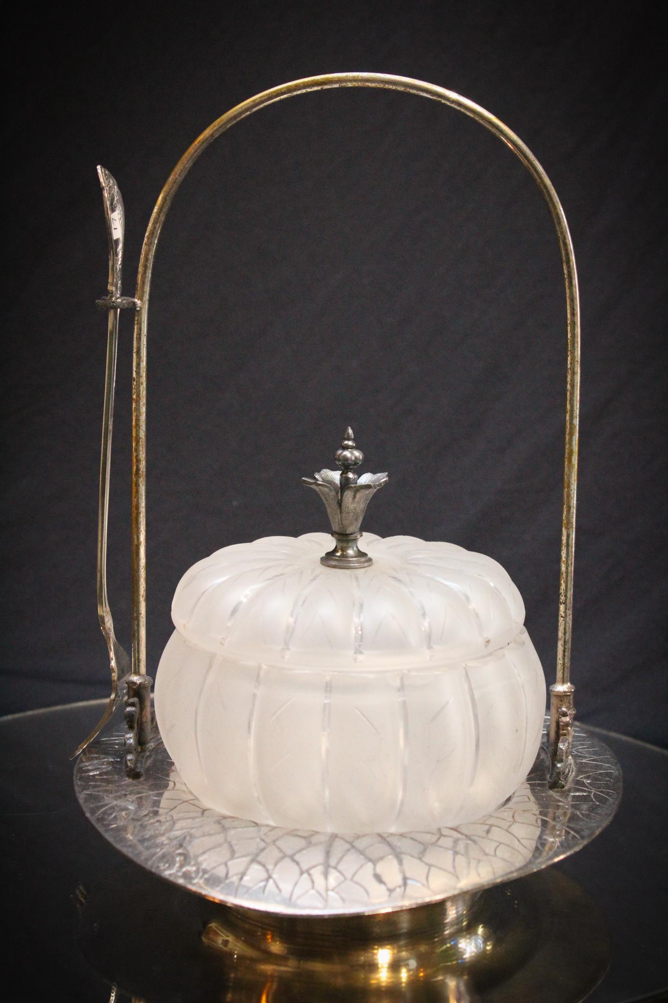 Meriden Victorian Silverplate Pumpkin Pickle Castor (1 of 7)