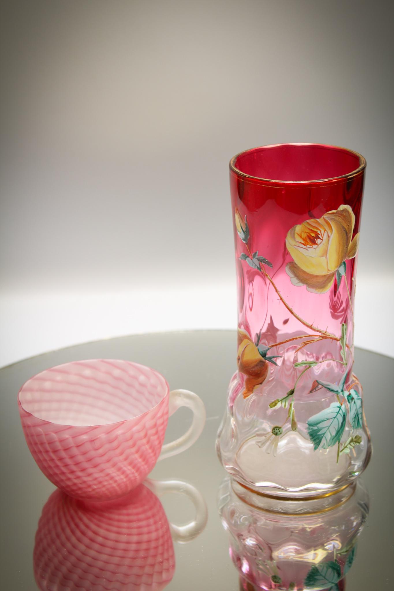 2 pc Lot Victorian glass Vase 7 Custard cup (1 of 7)