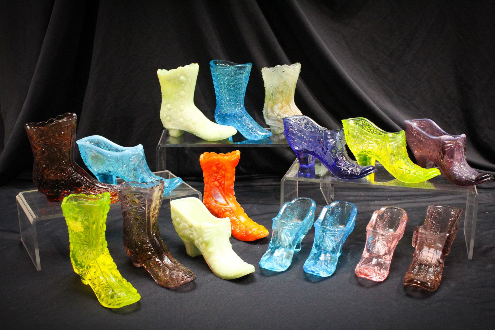 16 pc Lot Boyd Art Glass items Boots & Shoes (1 of 4)