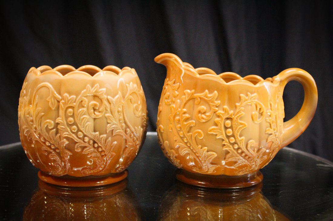 Rare Greentown Chocolate Glass Creamer and Spooner (1 of 6)