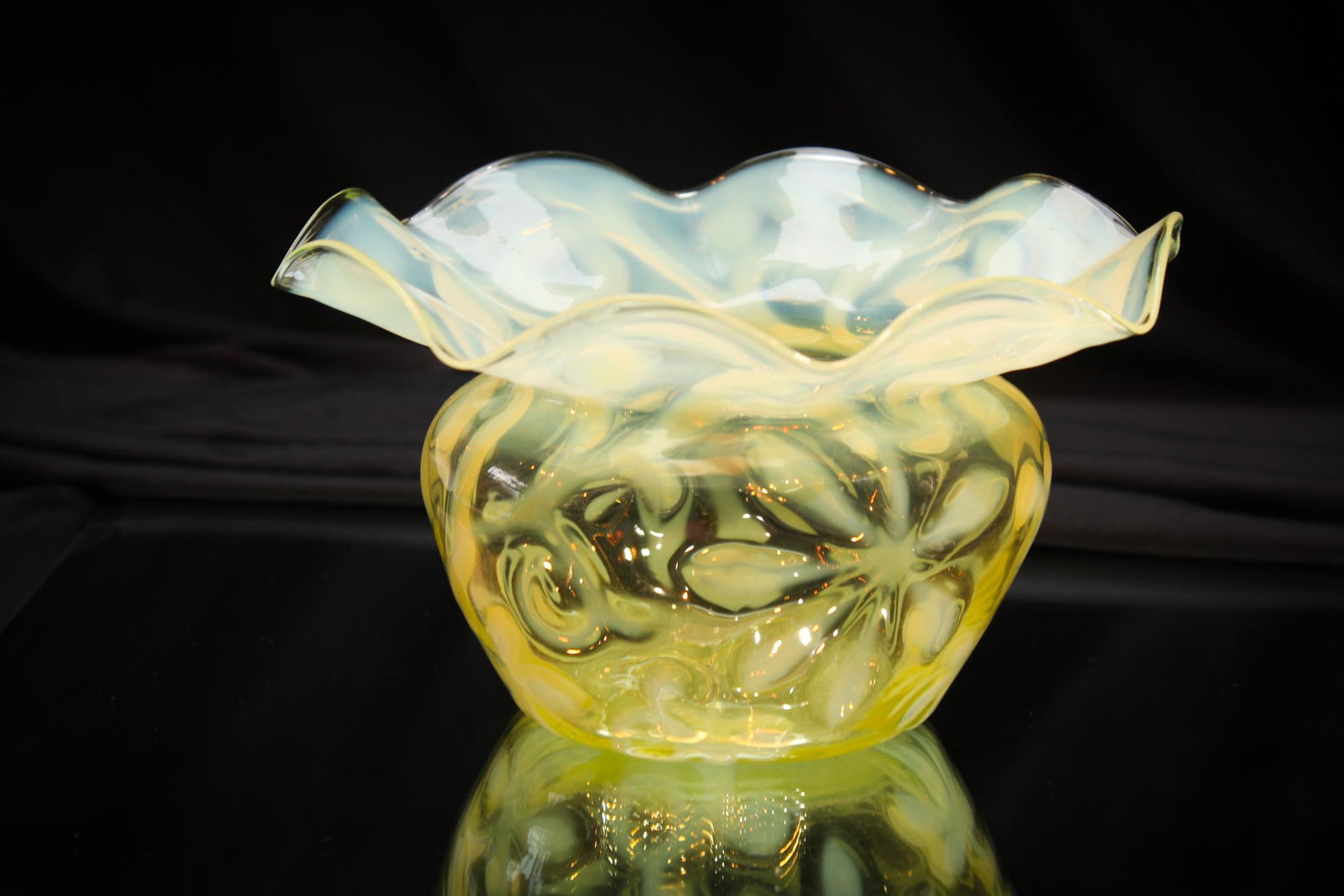 Richardson Vaseline Horse Chestnut Opalescent Vase: Incredible Vaseline opalescent horse chestnut squat vase by Richardson. Very attractive piece and folks, you just don't see them. Especially this nice. Measures 4 1/4" tall, 7 1/2" wide.