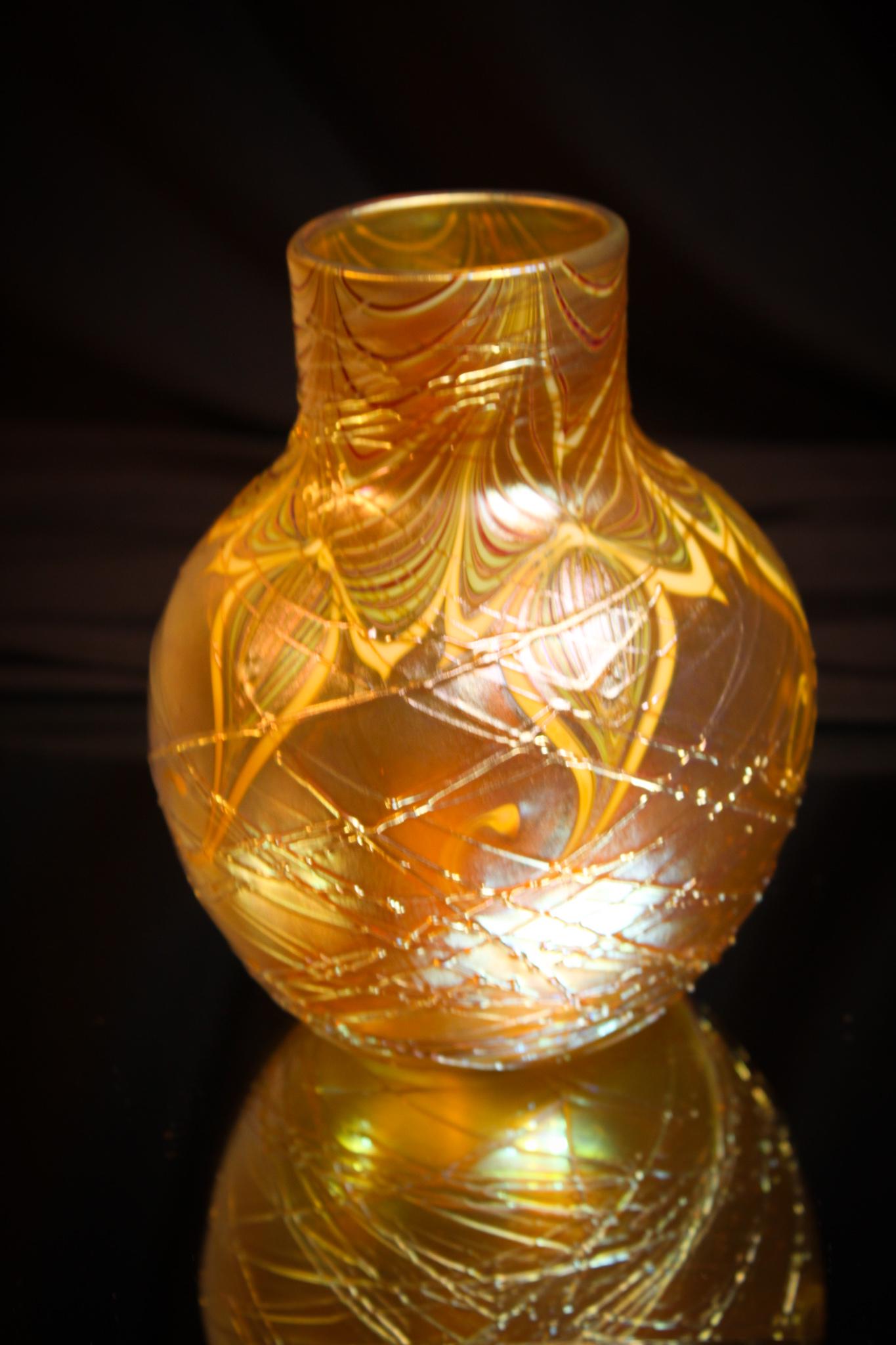 Orient & Flume Pulled Feather Threaded Vase: Yummy best describes this honey. So nice and so much going on. Perfect signed Orient & Flume with original label. Measures a nice size of 5 1/2" tall.