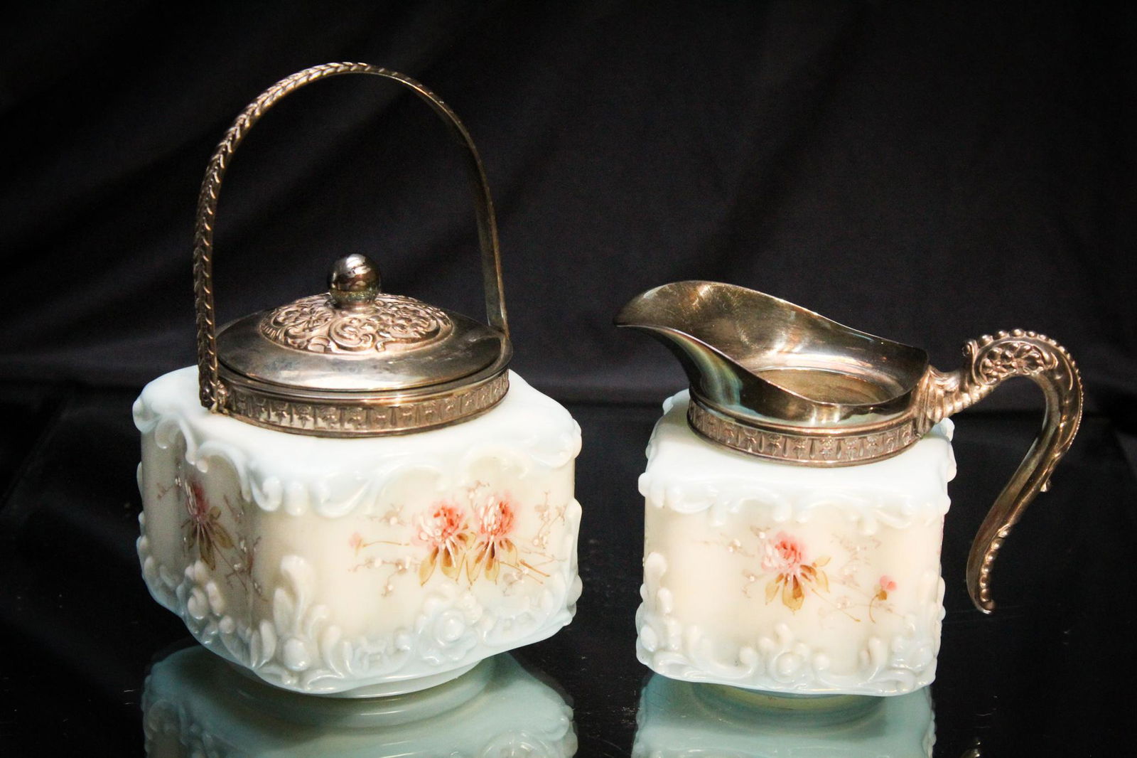 Scarce Wavecrest Creamer & Sugar set (1 of 8)
