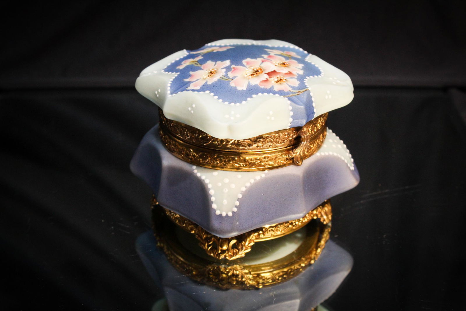 Wavecrest Nakara Blue Floral Box (1 of 4)