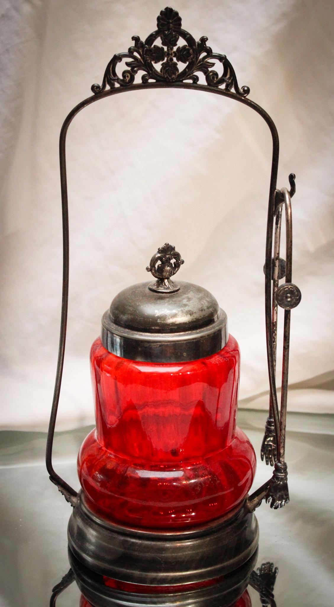 Pigeon Blood Victorian Pickle Castor (1 of 4)