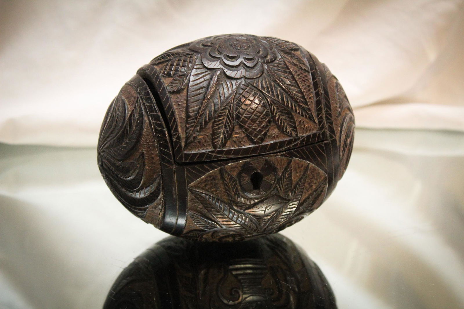 Spanish American War Carved Coconut Jewel Box Casket (1 of 5)