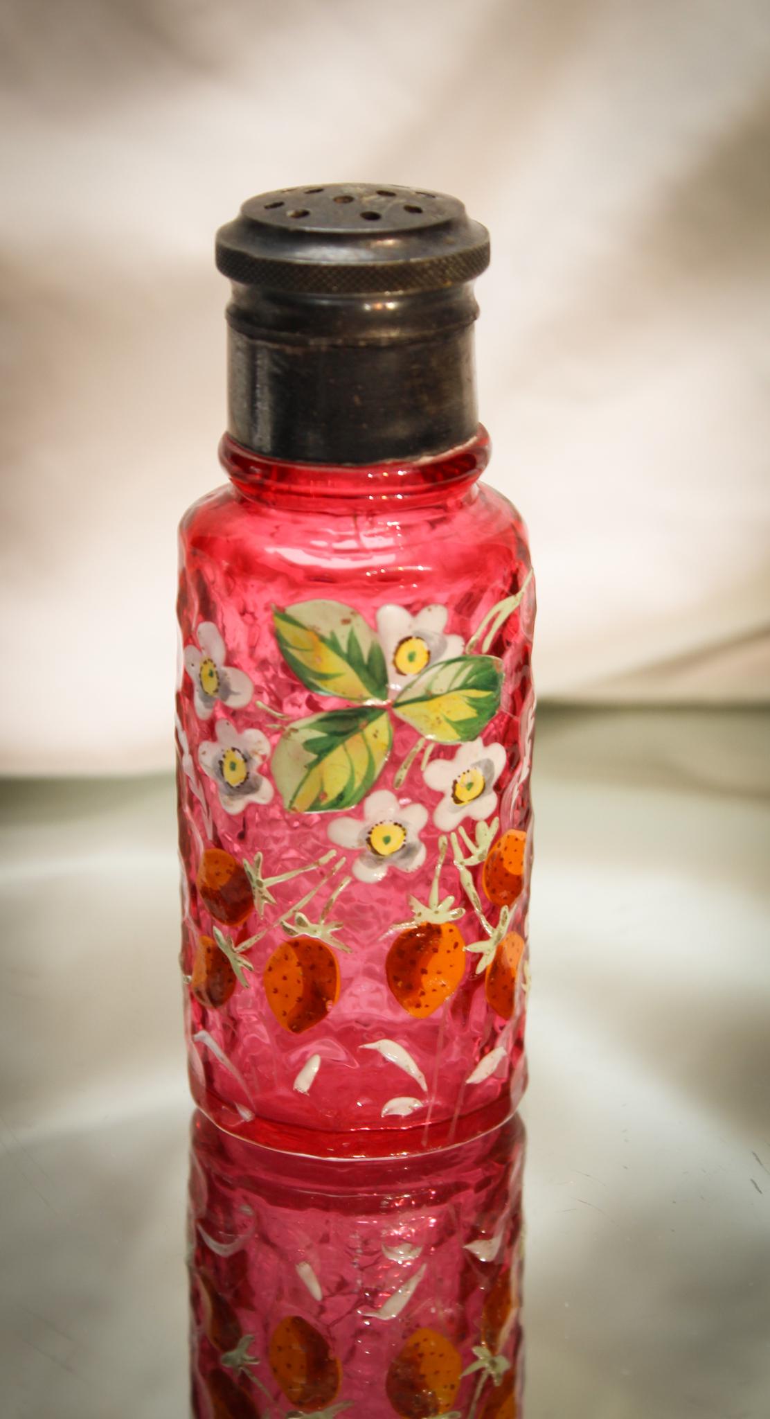 Cranberry Strawberry enameled Victorian Salt Shaker: Cranberry or Strawberries? Oh dear. What a dilemna. Not in this case. You get the best of both worlds here folks. A cranberry concave honeycomb salt shaker with enameled dÃ©cor of strawberries. Wond