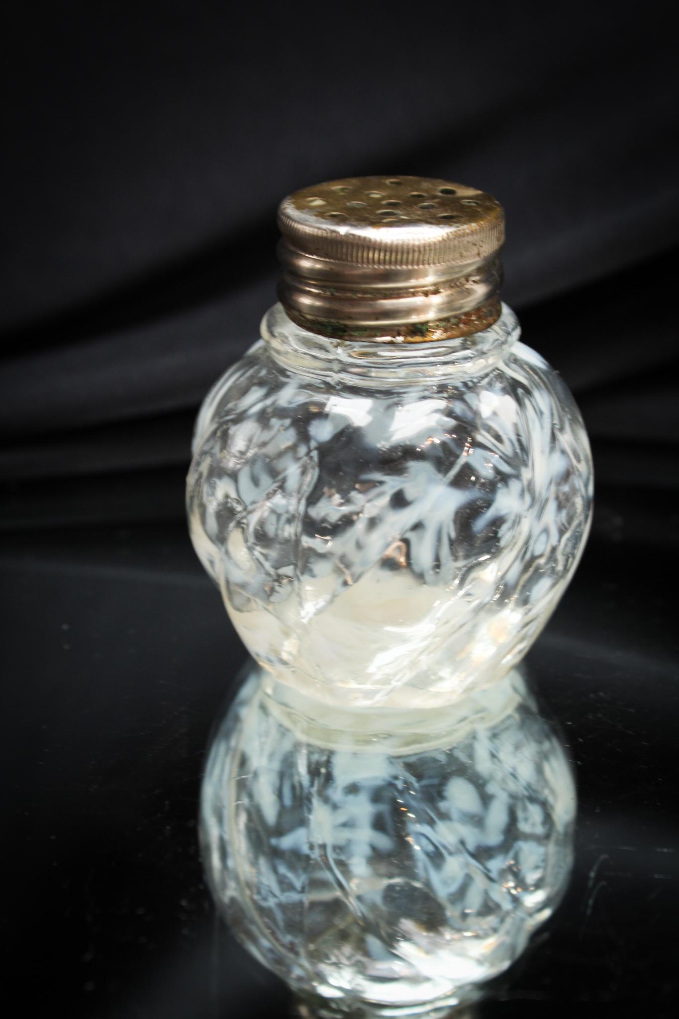 Northwood Daisy Fern Opalescent Salt Shaker (1 of 4)