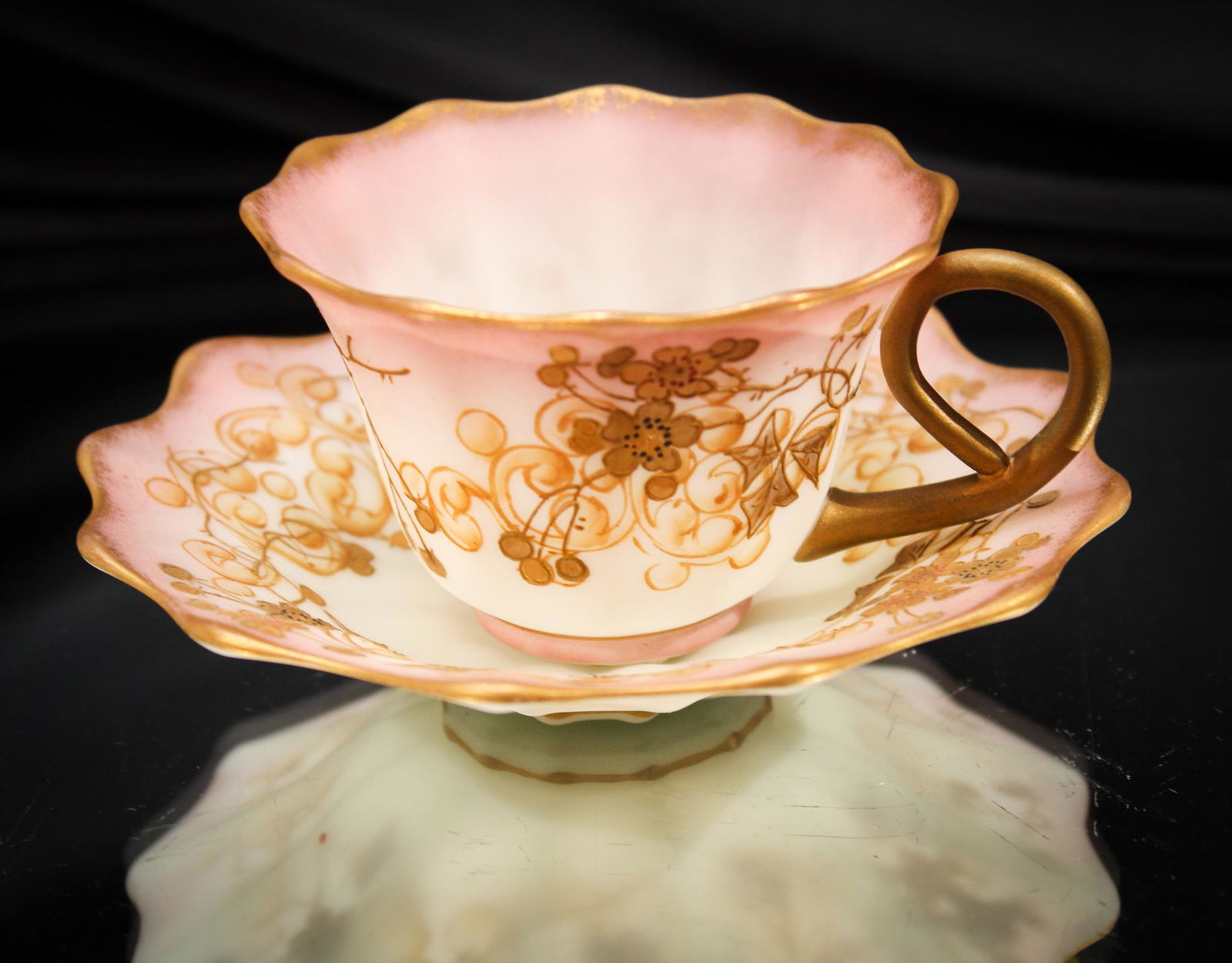 Mt. Washington Crown Milano Victorian Glass Cup & Saucer (1 of 4)