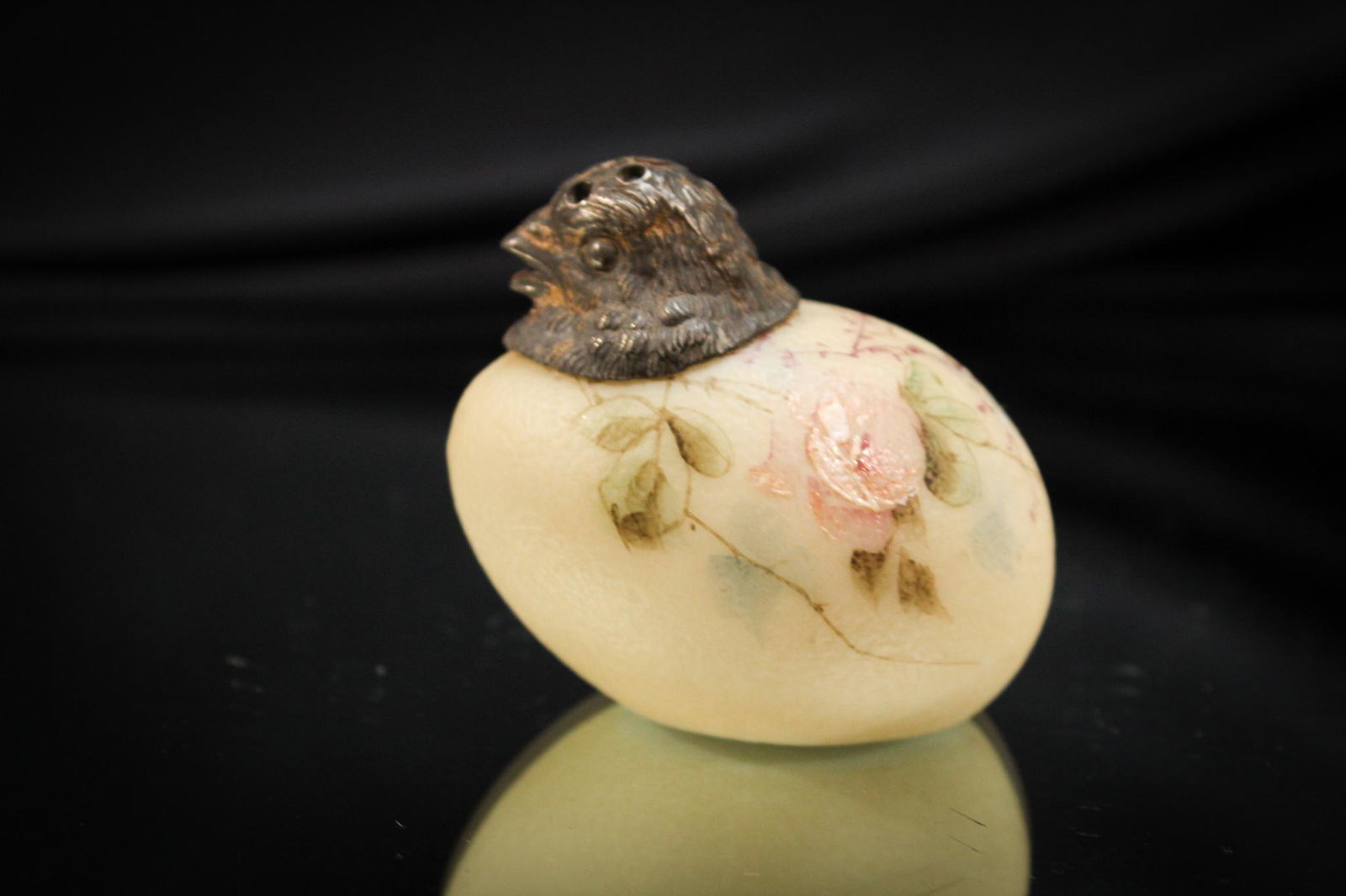 Mt. Washington Glass Chick head Victorian Salt shaker (1 of 4)