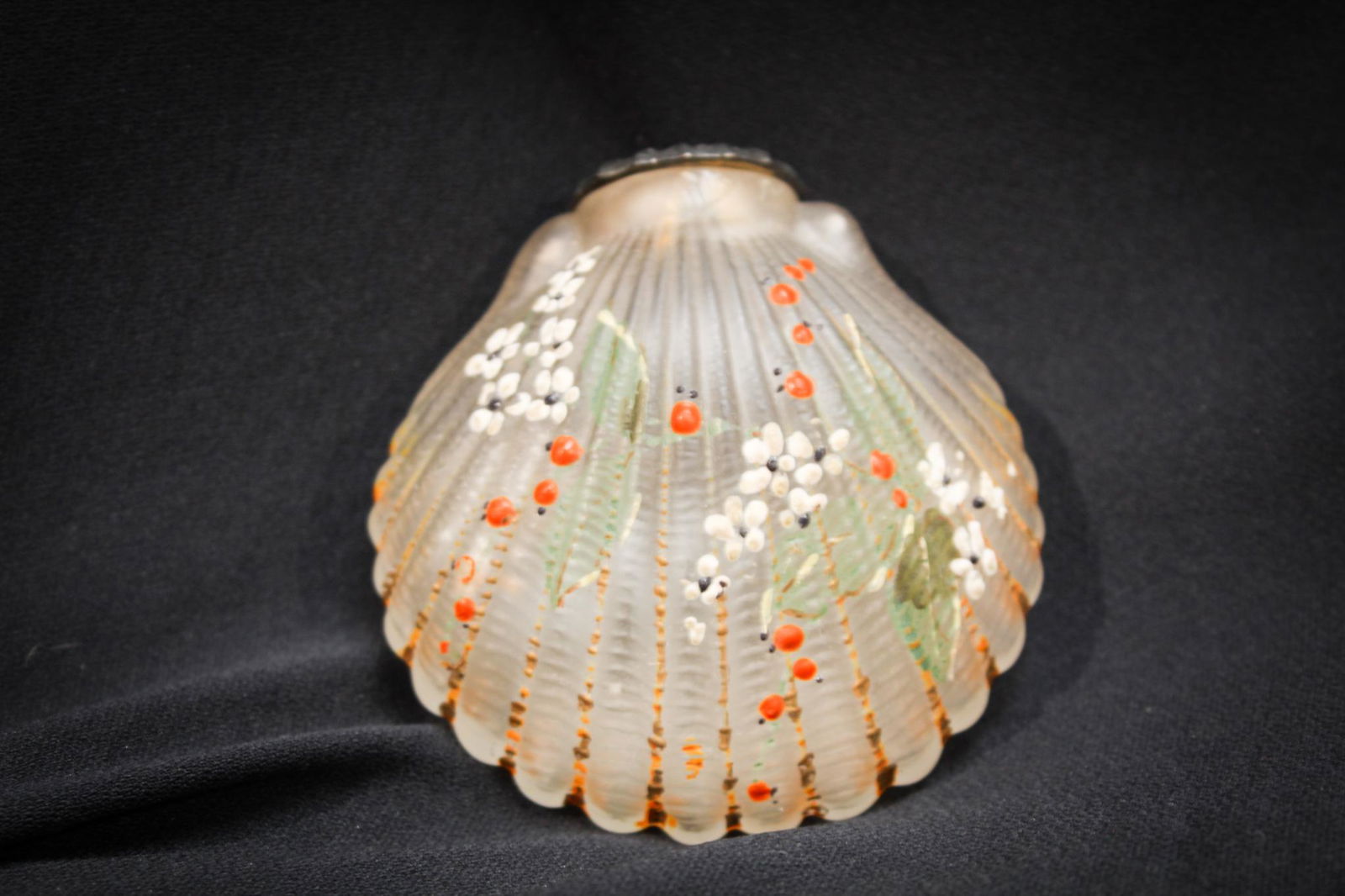 Mt. Washington Flemish Cockle Shell Victorian Salt Shaker (1 of 3)