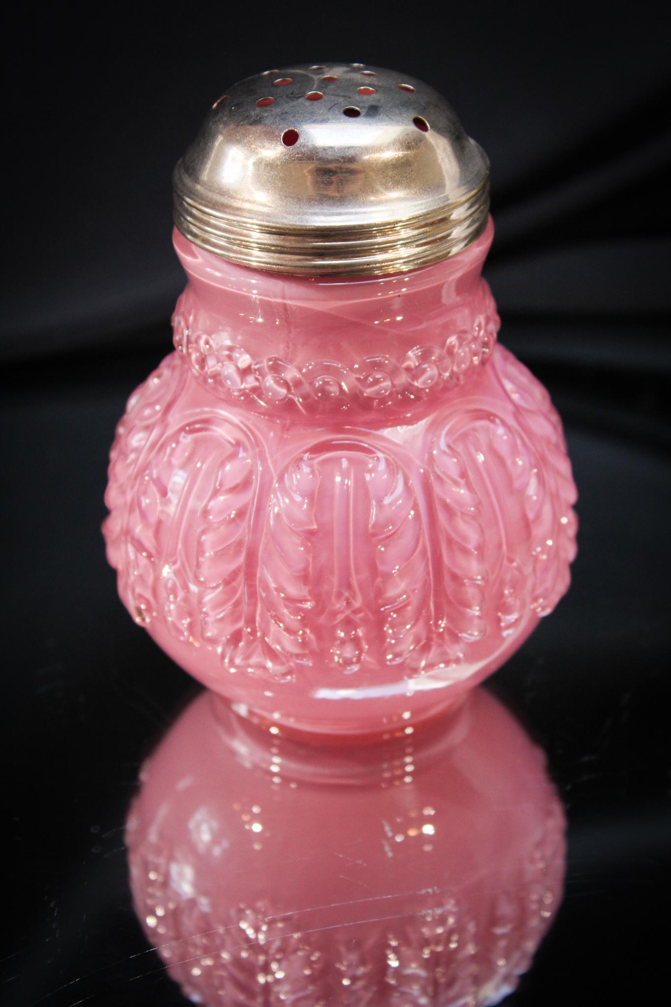 Northwood Mauve Leaf Umbrella Victorian Sugar Shaker (1 of 3)