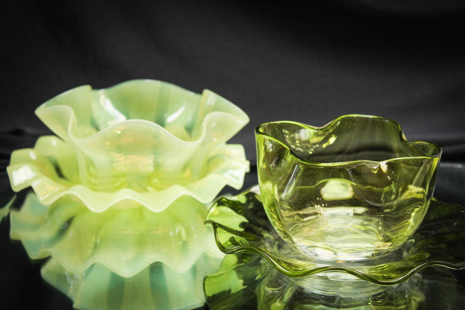 2 pc Lot Victorian Art Glass & Opalescent Finger Bowls & Plates (1 of 7)