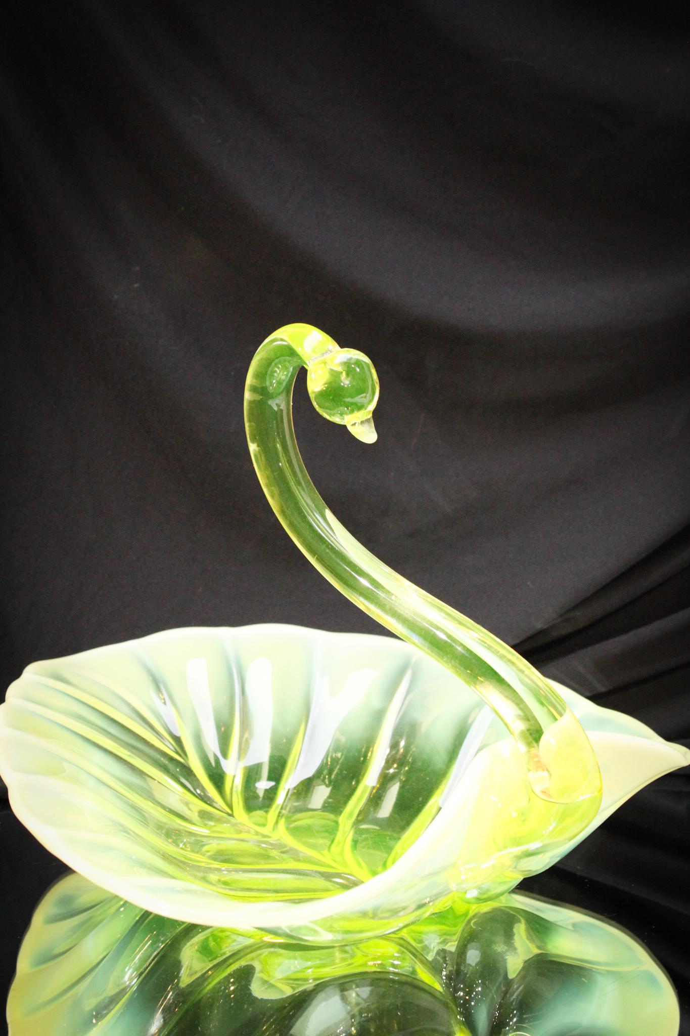 Vaseline Opalescent Duncan Miller Large Swan (1 of 4)