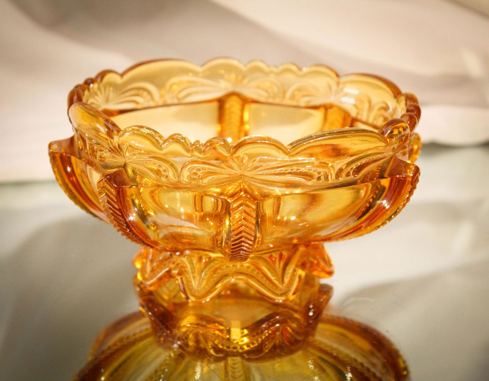 Greentown Herringbone Buttress 5" amber Victorian Bowl (1 of 4)