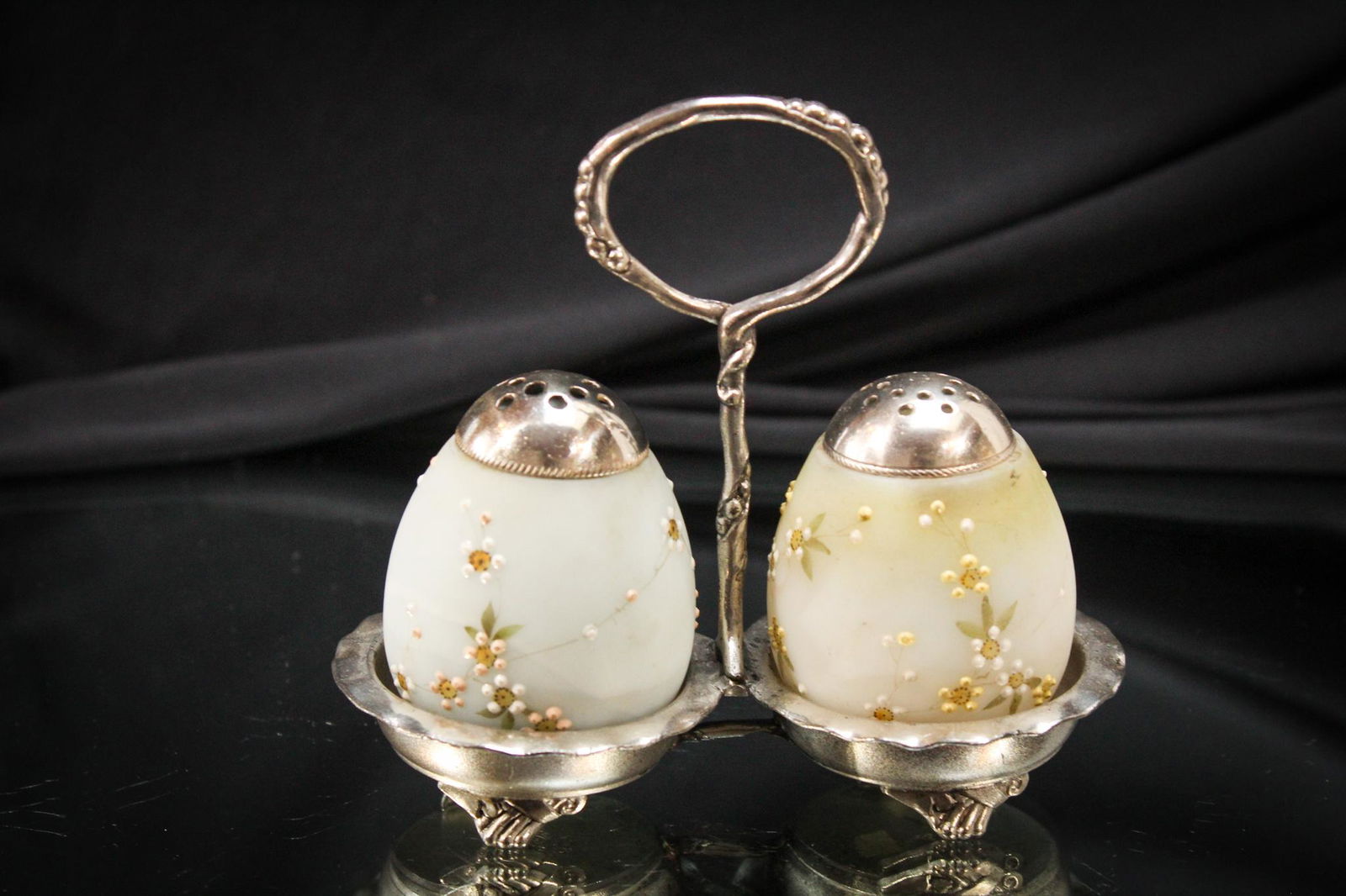 Mt. Washington Pairpoint Peachblow & more Shakers in Silverplate (1 of 6)